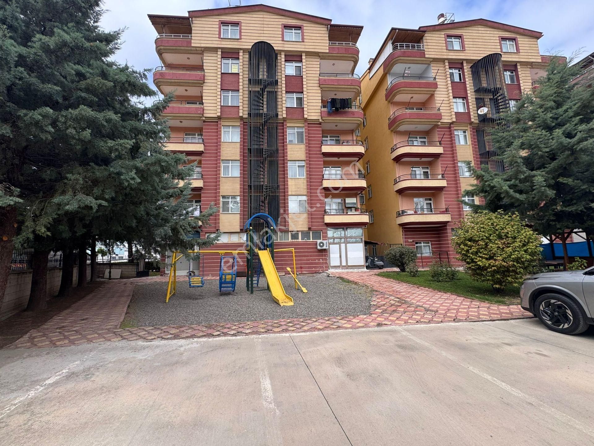 4+1 Çift Banyolu Yeşilırmak Da Ana Yol Üzerinde 3cepheli Satılık - Görsel 2