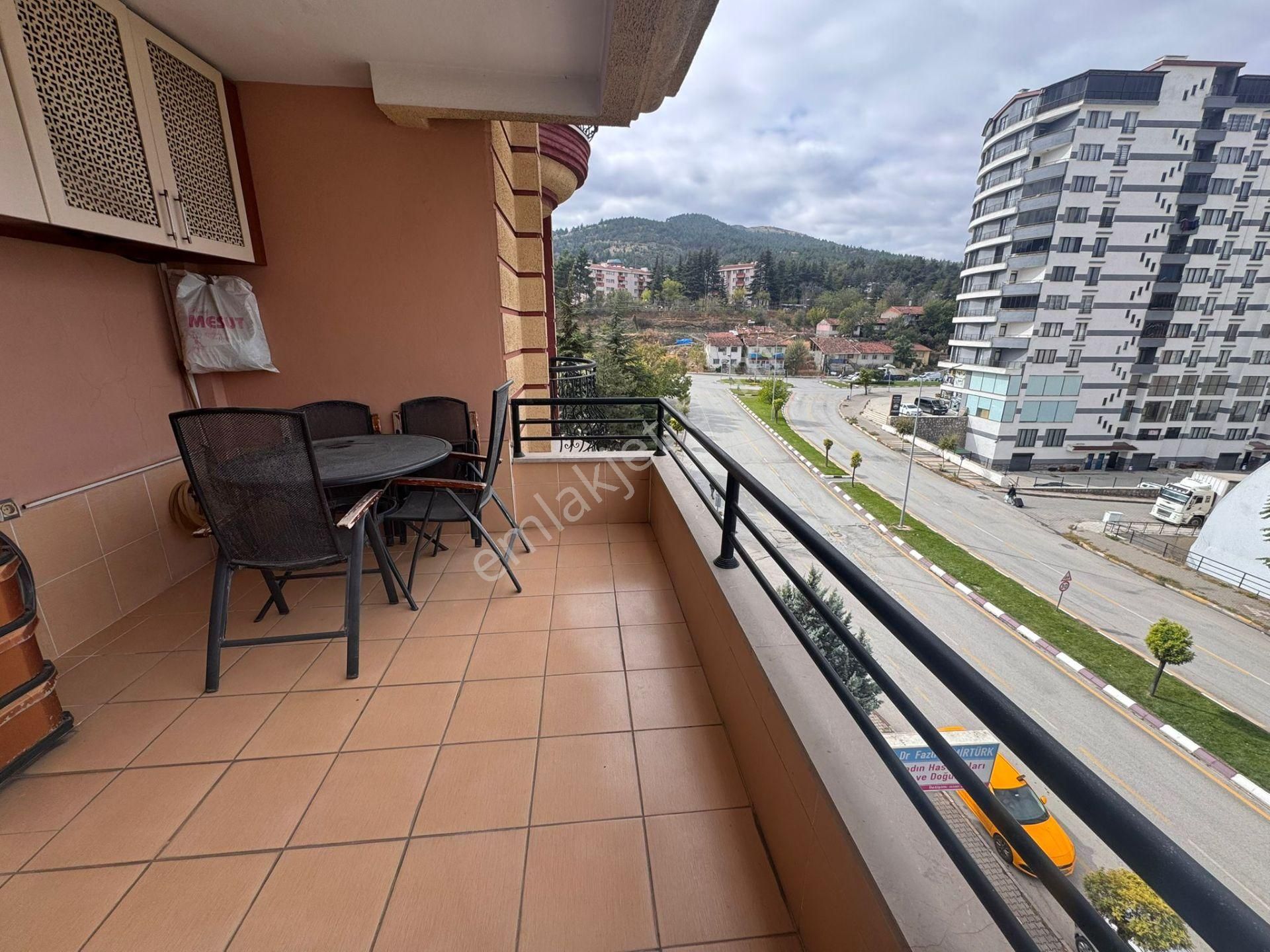 4+1 Çift Banyolu Yeşilırmak Da Ana Yol Üzerinde 3cepheli Satılık - Görsel 32