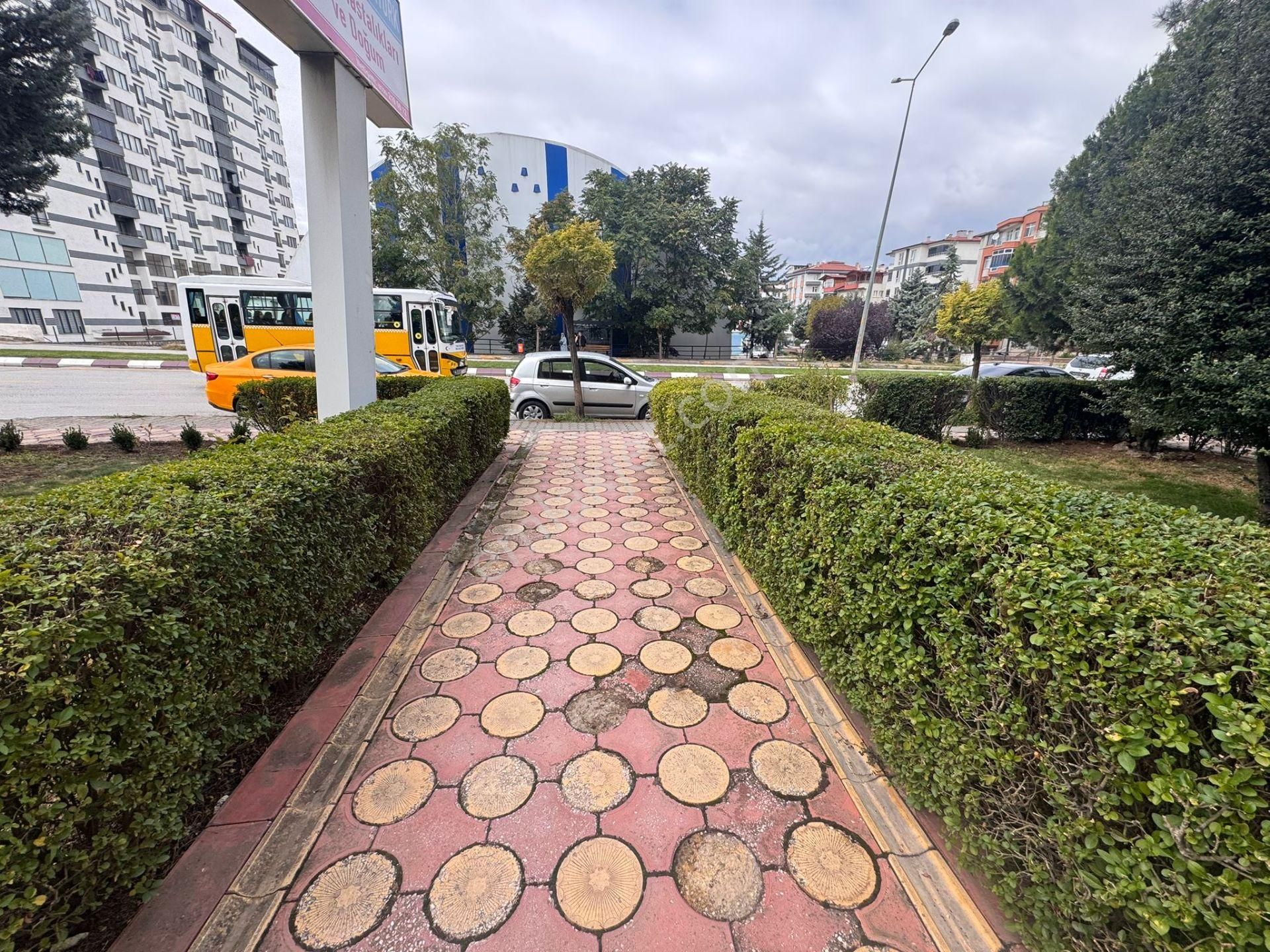 4+1 Çift Banyolu Yeşilırmak Da Ana Yol Üzerinde 3cepheli Satılık - Görsel 5