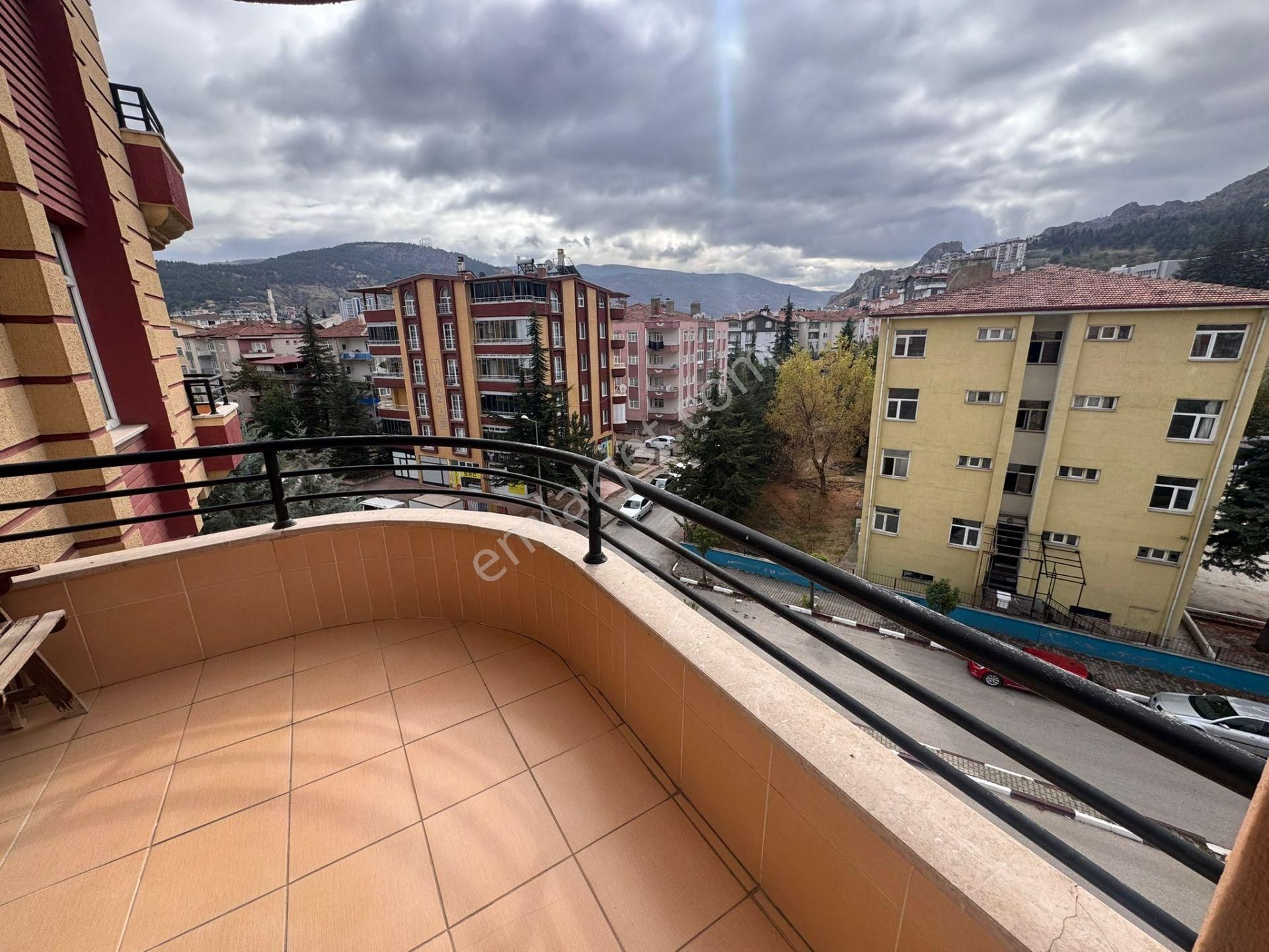 4+1 Çift Banyolu Yeşilırmak Da Ana Yol Üzerinde 3cepheli Satılık - Görsel 19