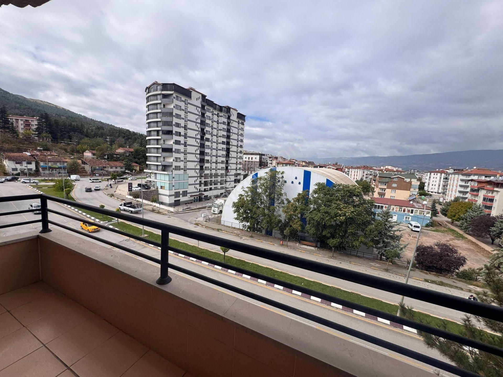 4+1 Çift Banyolu Yeşilırmak Da Ana Yol Üzerinde 3cepheli Satılık - Görsel 33