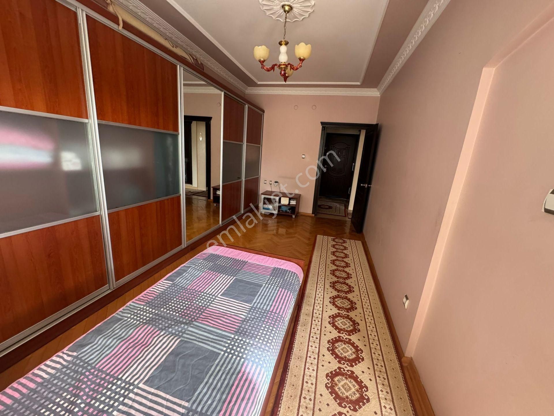 4+1 Çift Banyolu Yeşilırmak Da Ana Yol Üzerinde 3cepheli Satılık - Görsel 22