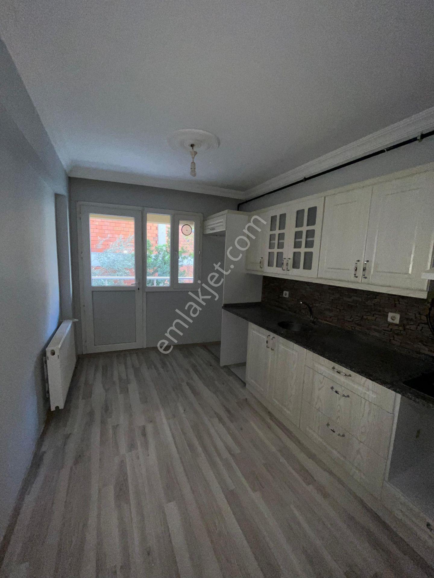 Saruhanlı Çarşı Merkezde 2+1 Kiralık Daire - Görsel 10