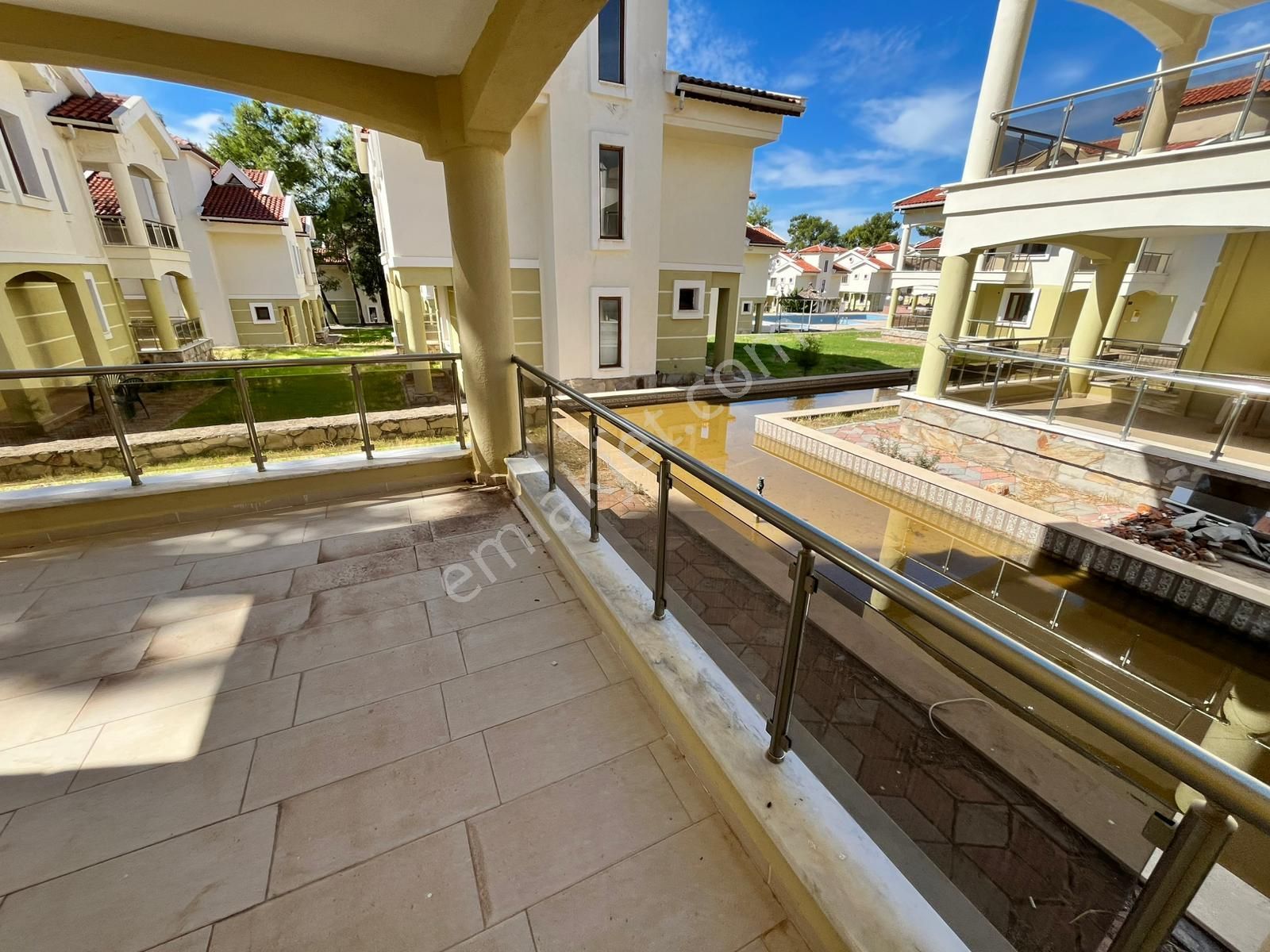 Plaja 1 Km Elit Sitede 3+1 Köşe Bahçeli 2 Banyo Masrafsız Villa - Görsel 7