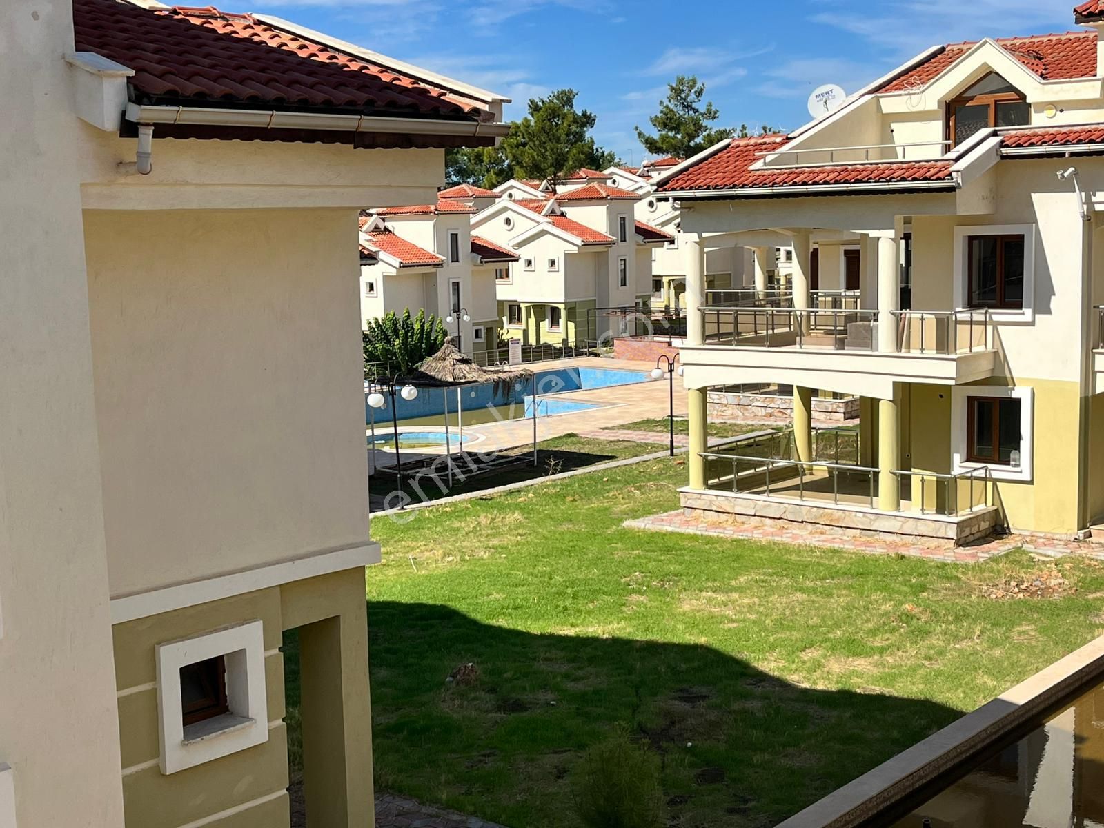 Plaja 1 Km Elit Sitede 3+1 Köşe Bahçeli 2 Banyo Masrafsız Villa - Görsel 12