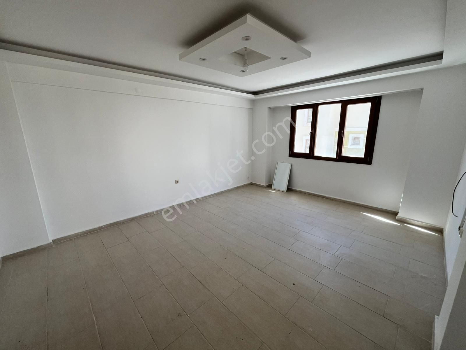 Plaja 1 Km Elit Sitede 3+1 Köşe Bahçeli 2 Banyo Masrafsız Villa - Görsel 9