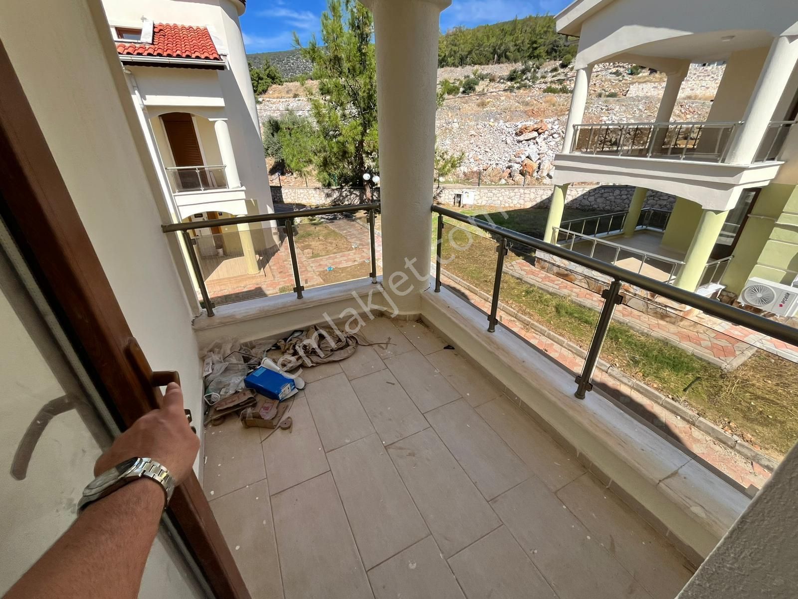 Plaja 1 Km Elit Sitede 3+1 Köşe Bahçeli 2 Banyo Masrafsız Villa - Görsel 18