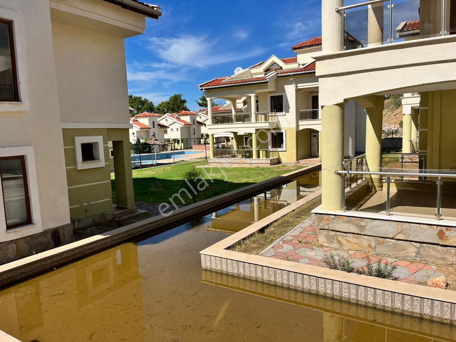 Plaja 1 Km Elit Sitede 3+1 Köşe Bahçeli 2 Banyo Masrafsız Villa - Görsel 10