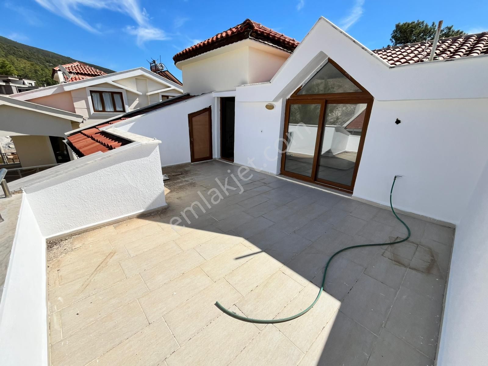 Plaja 1 Km Elit Sitede 3+1 Köşe Bahçeli 2 Banyo Masrafsız Villa - Görsel 28