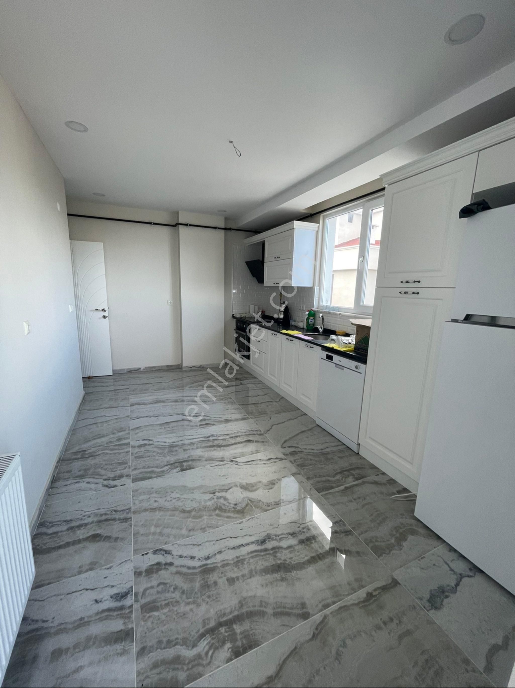 İstiklal Mahallesınde Geniş Deniz Manzaralı Satılık 3+1 Daire - Görsel 12