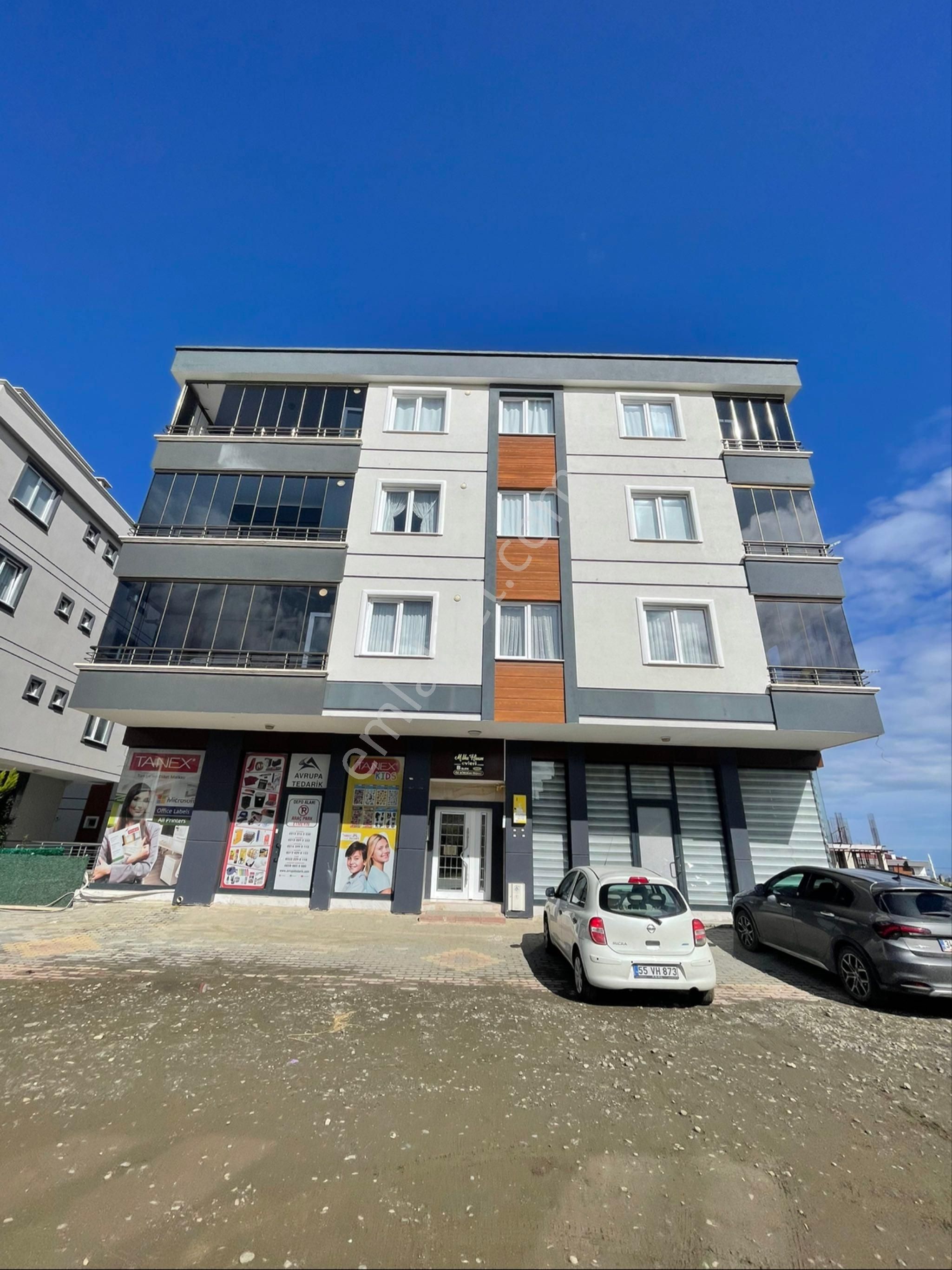 İstiklal Mahallesınde Geniş Deniz Manzaralı Satılık 3+1 Daire