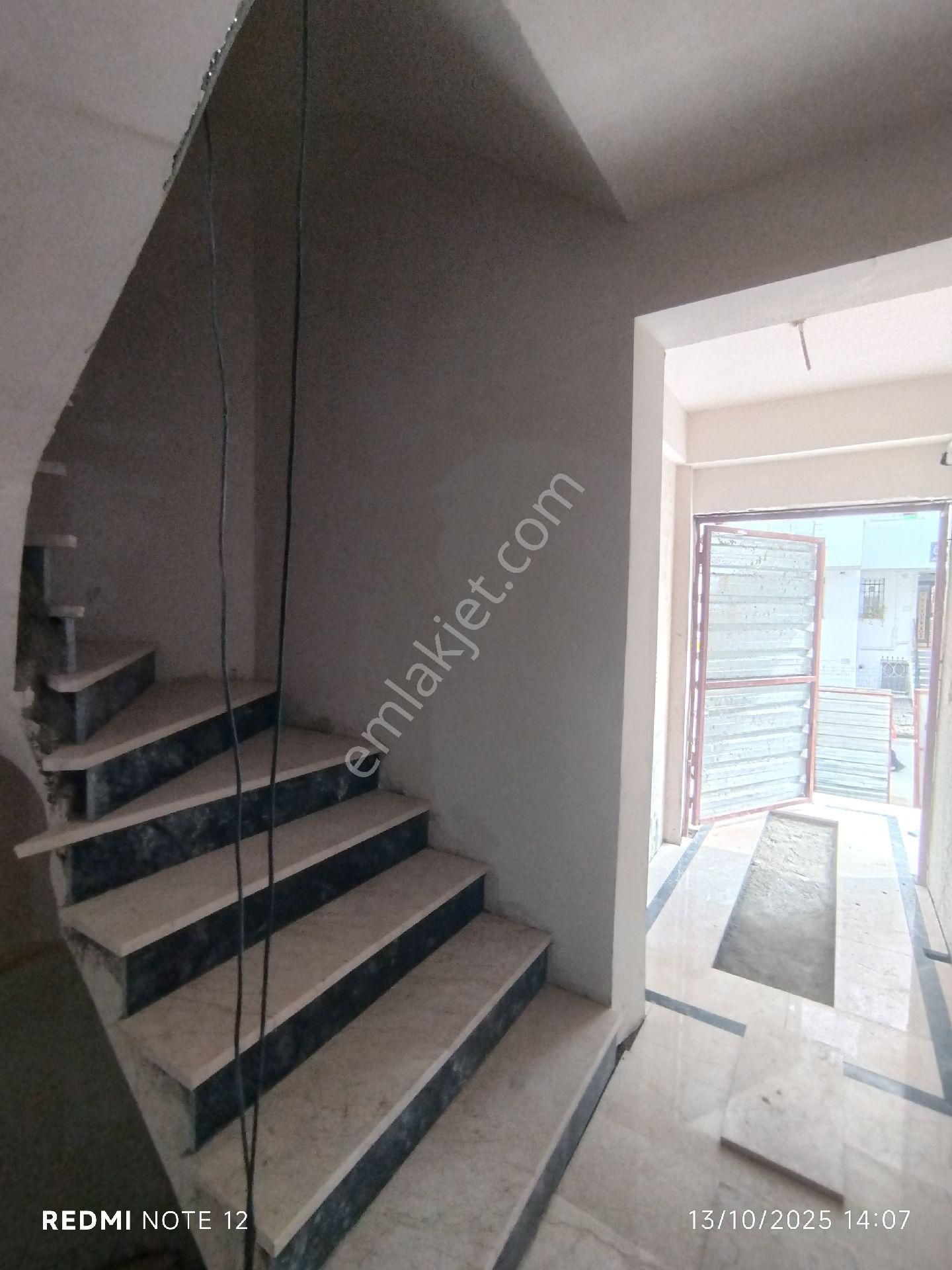 Çelik Yapı Gayrimenkul Den Ya Komple Yada Tek Tek Satılık - Görsel 14