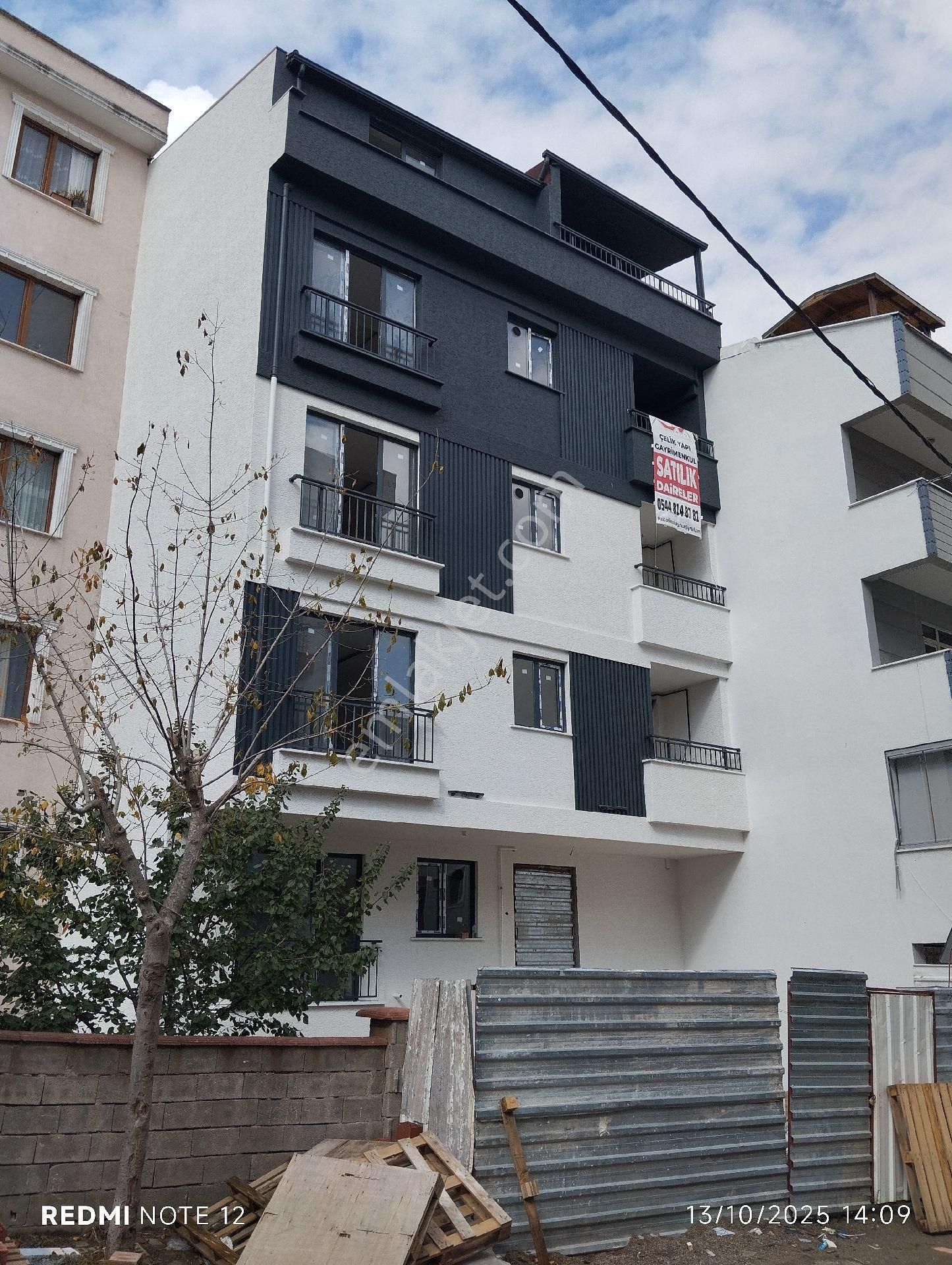 Çelik Yapı Gayrimenkul Den Ya Komple Yada Tek Tek Satılık