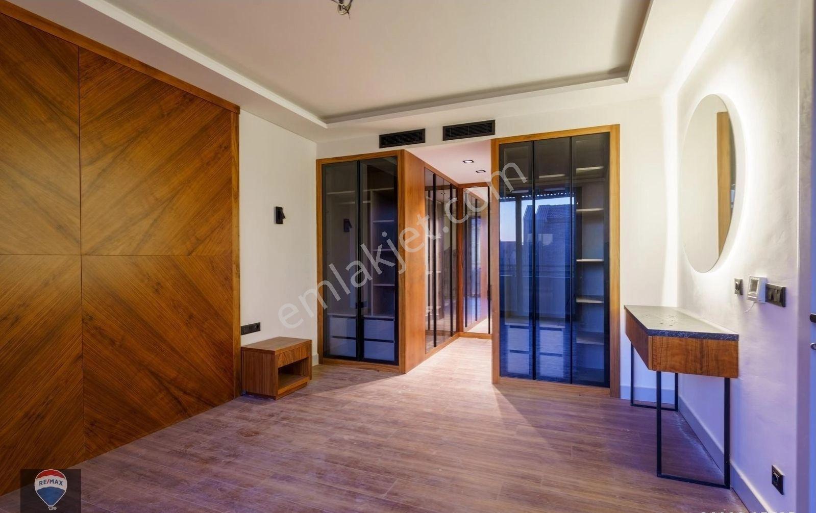 Kuşadası Avm Yanında Satılık Özel Havuzlu Villa - Görsel 14