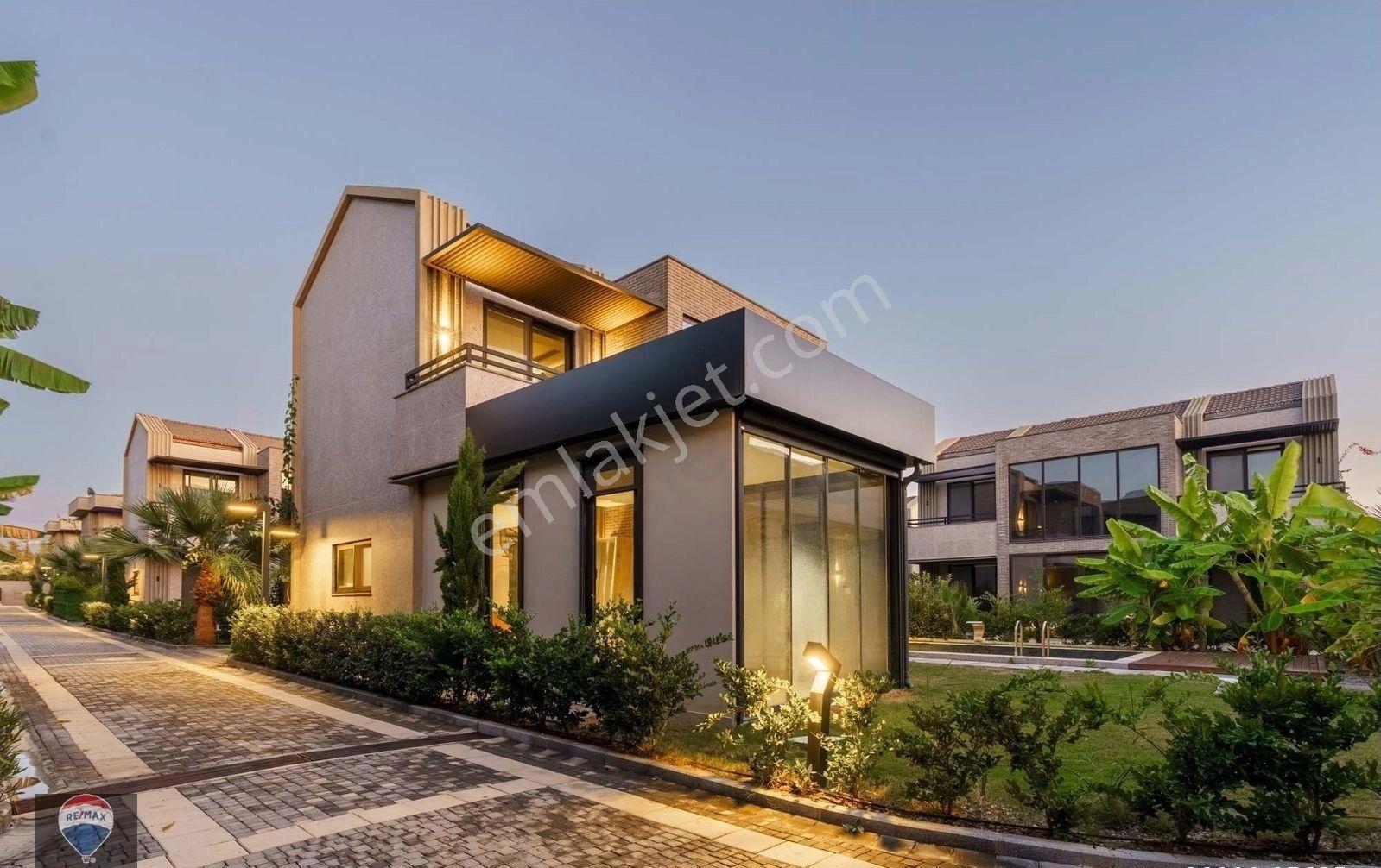 Kuşadası Avm Yanında Satılık Özel Havuzlu Villa - Görsel 31