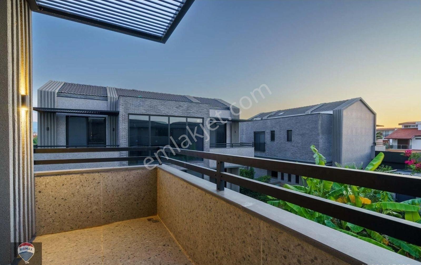 Kuşadası Avm Yanında Satılık Özel Havuzlu Villa - Görsel 2