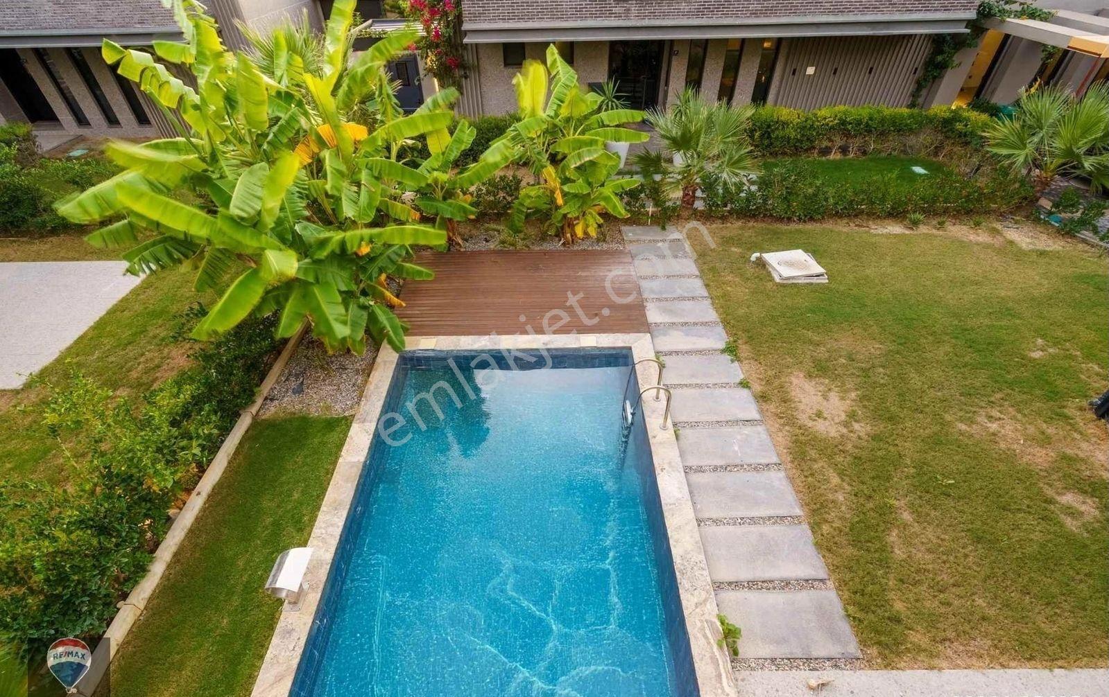 Kuşadası Avm Yanında Satılık Özel Havuzlu Villa - Görsel 23