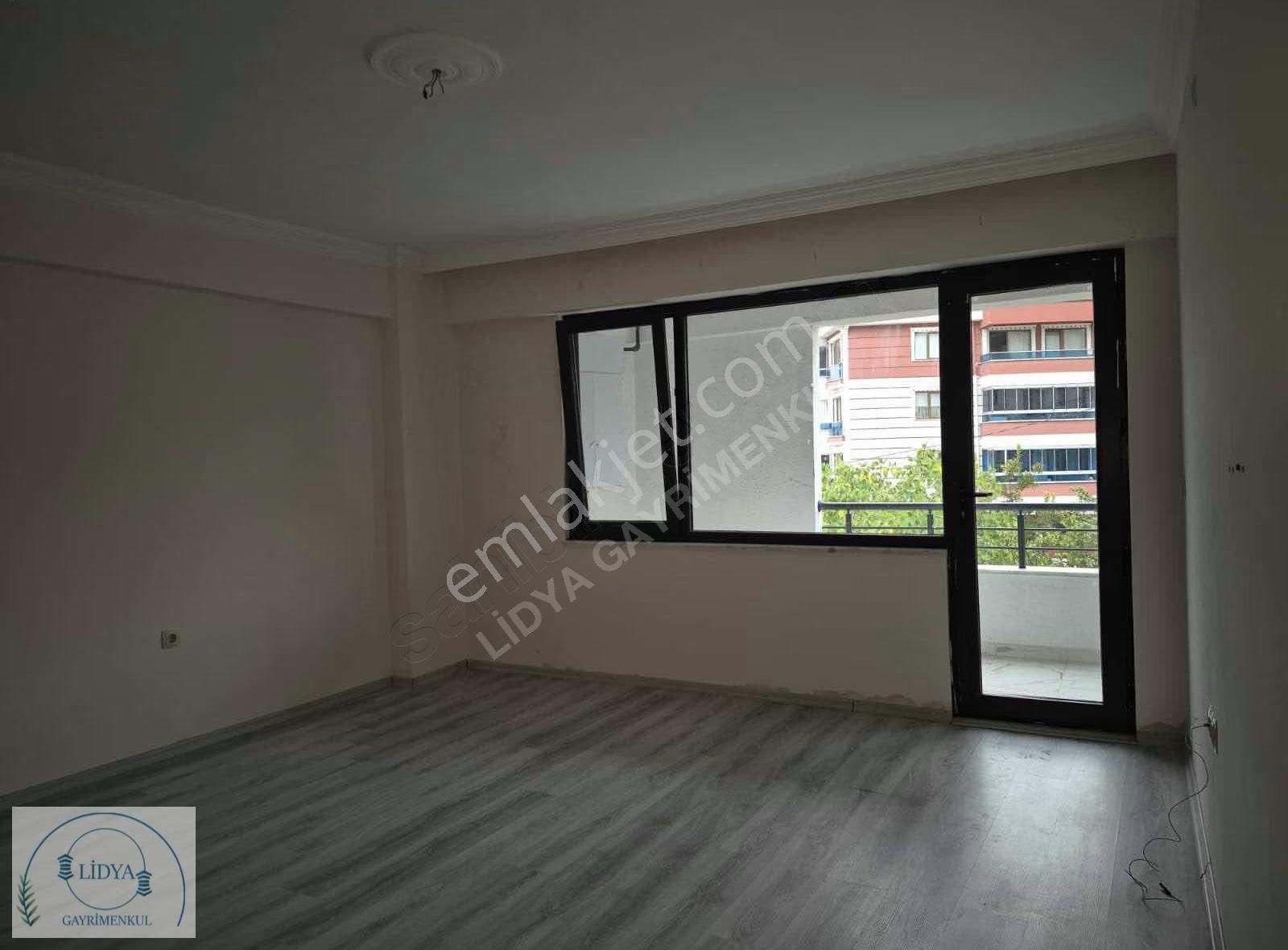 Çınarcık Merkeze 5 Dk Sıfır İskanlı Binada Ara Kat Hazır 2+1 - Görsel 14
