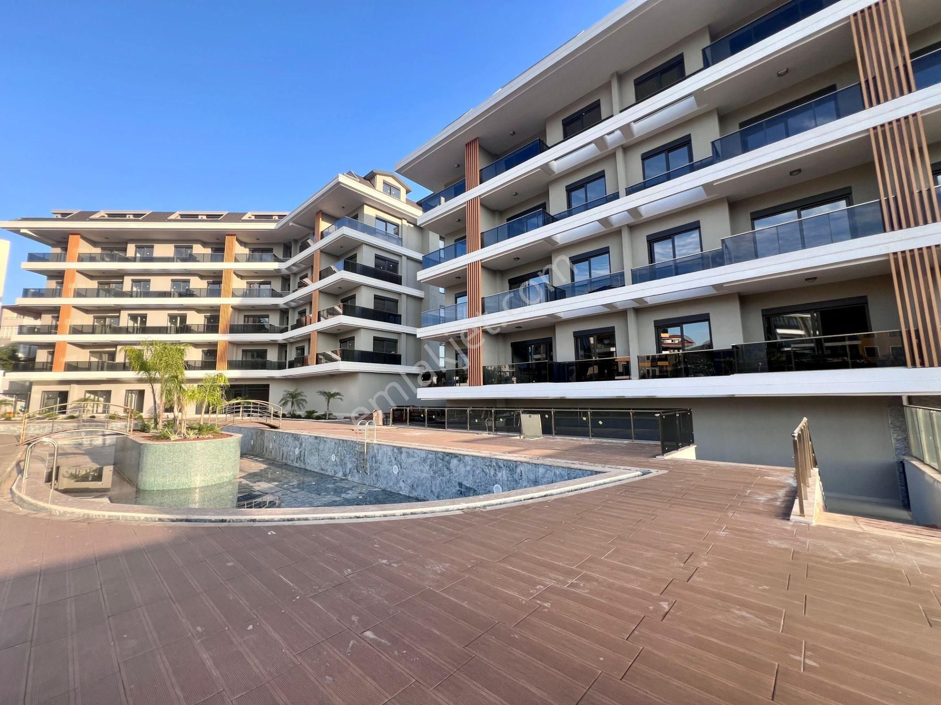 Oba Karakocalı'da Lüks Site İçerisinde Satılık 1+1 Daire