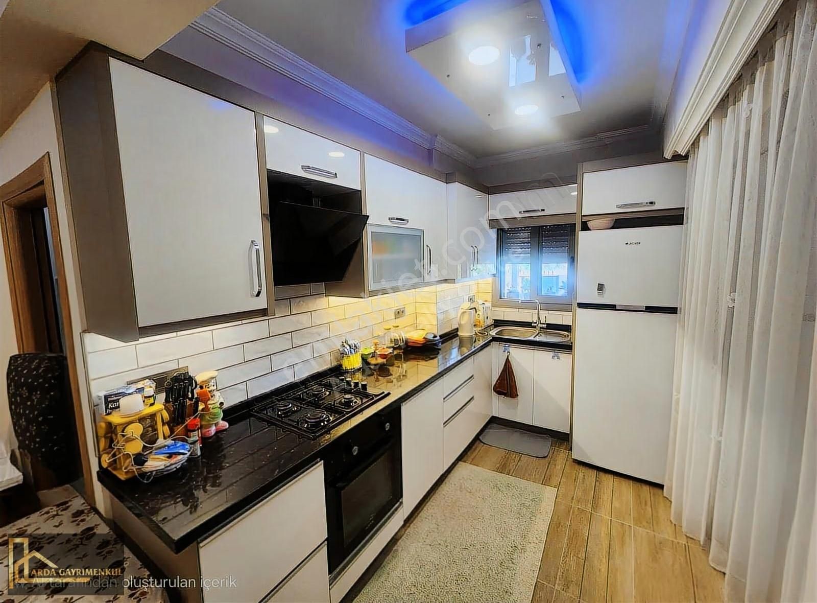 Dikili Salihleraltı Töyko Sitesi Özel Yapım Villa 3+1 309 M2 - Görsel 9