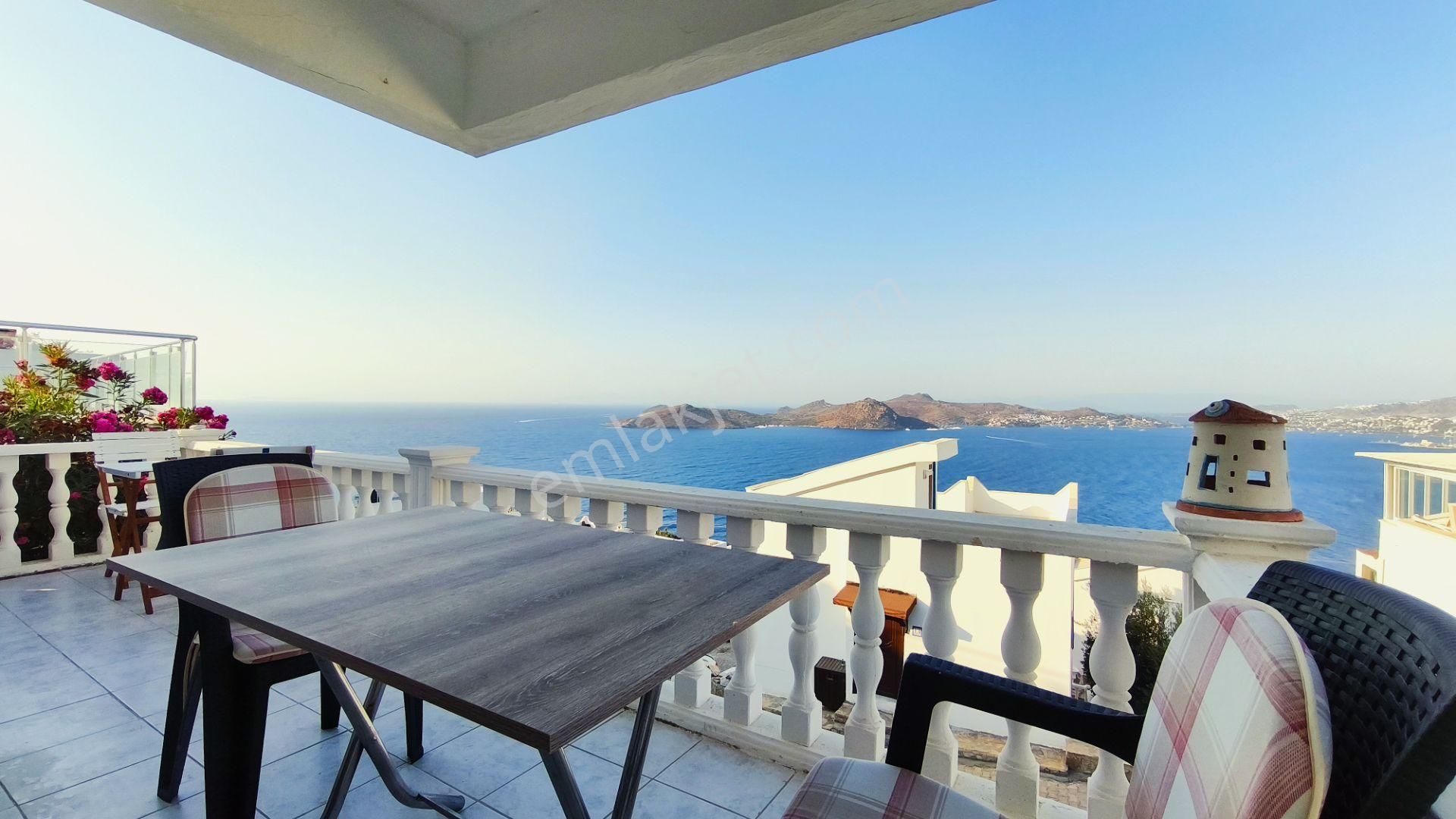 Bodrum Yalıkavakta Deniz Manzaralı Kiralık Dubleks Villa