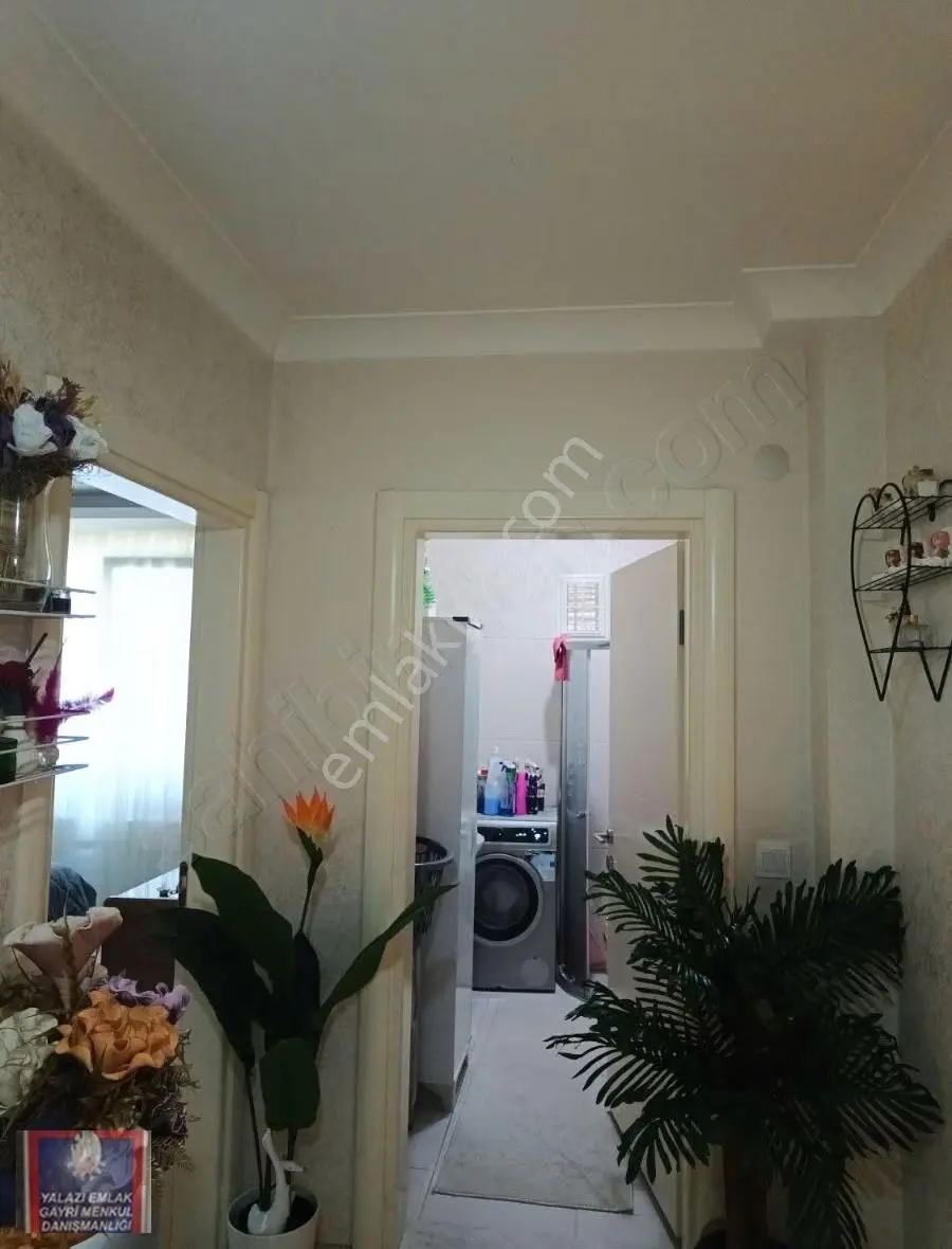 Akçay/altınkum Mh.denize 15-20dk. 8yıl.2+1 D.gazlı Daire Satılık