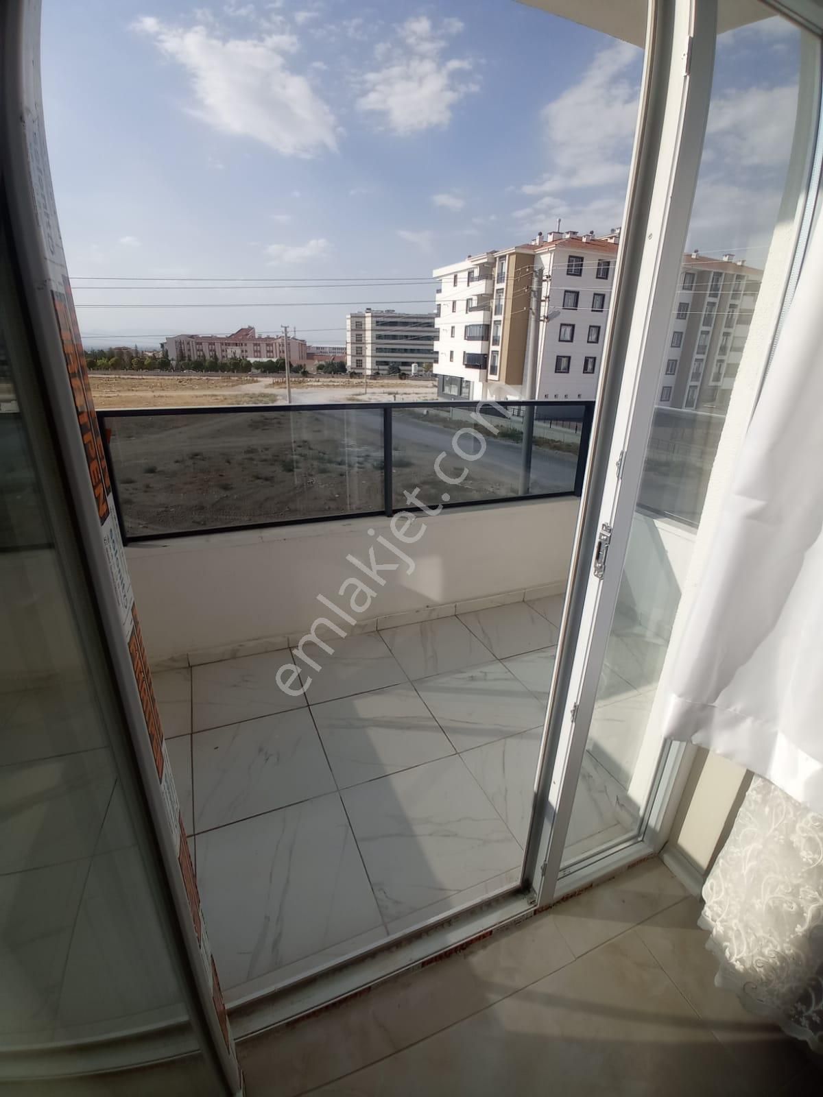 Toros Mah.hastane Ye Çok Yakın A Blokta Kat 1 D.6 Da Sıfır Eşyalı 1+1 - Görsel 3