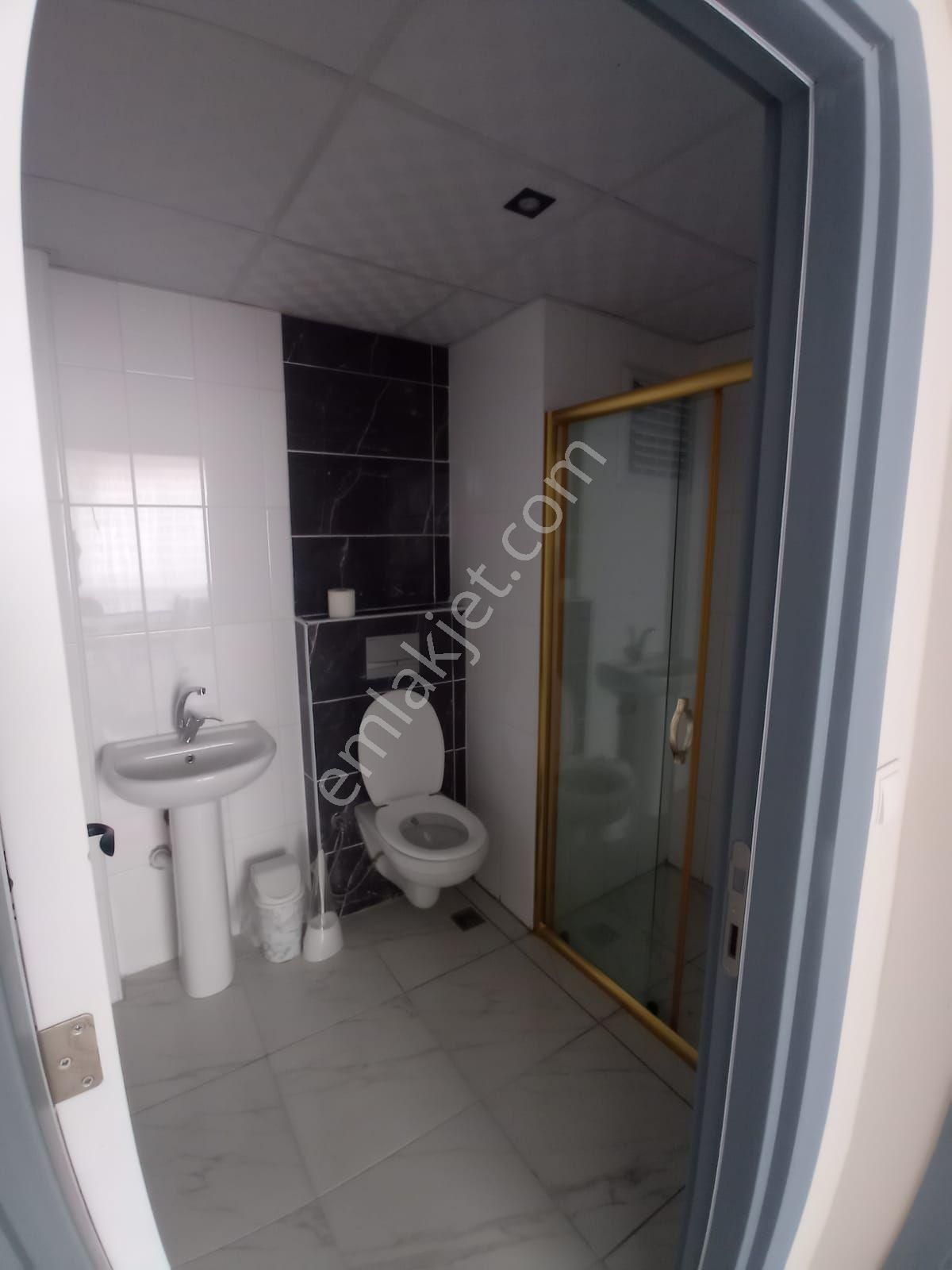 Toros Mah.hastane Ye Çok Yakın A Blokta Kat 1 D.6 Da Sıfır Eşyalı 1+1 - Görsel 5