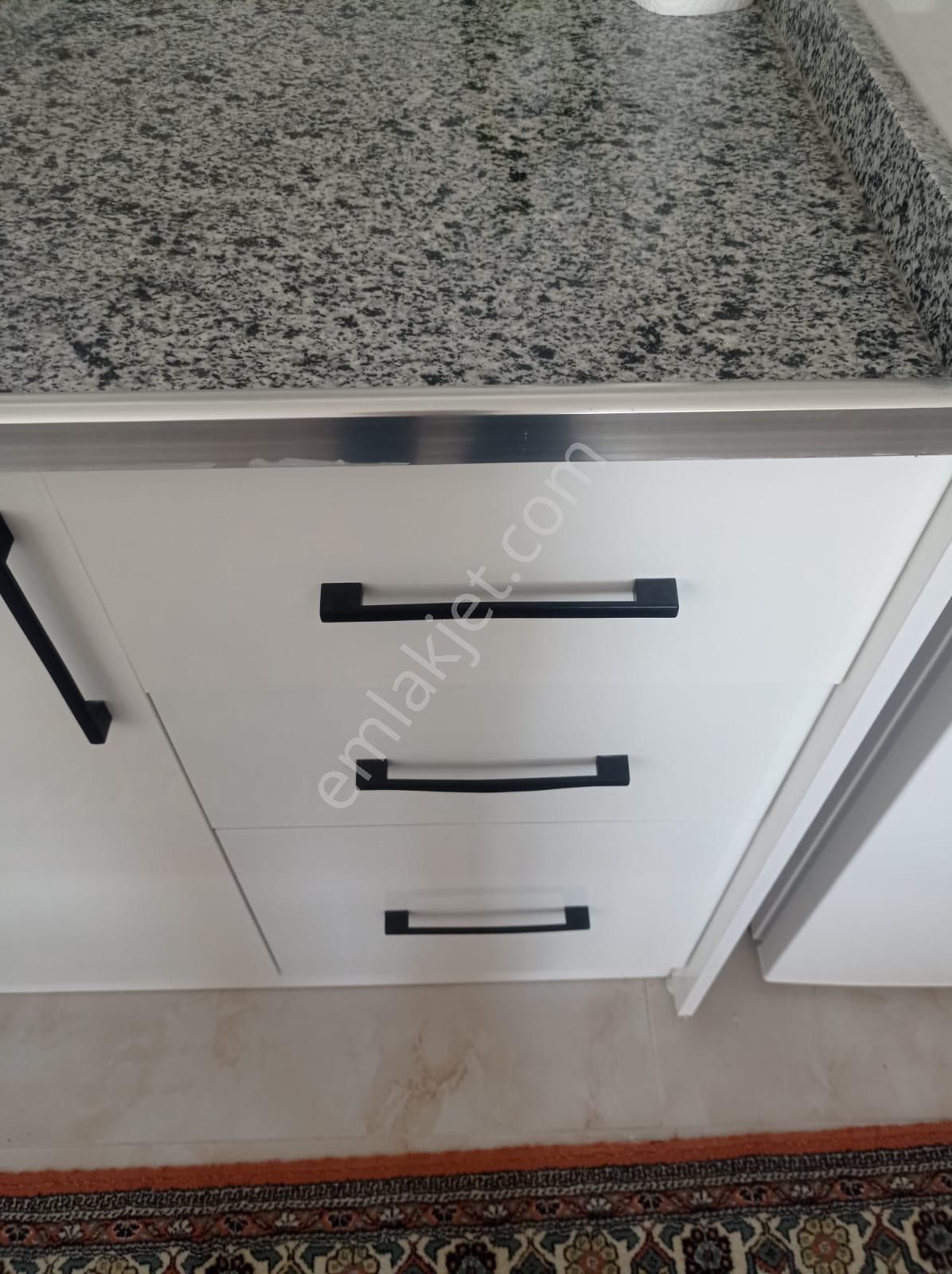 Toros Mah.hastane Ye Çok Yakın A Blokta Kat 1 D.6 Da Sıfır Eşyalı 1+1 - Görsel 2