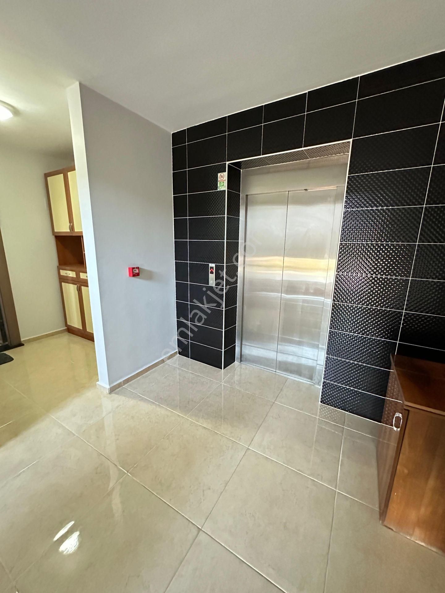 Harika Lokasyonda Bulunan Ultra Lüx Site İçi Dairemiz - Görsel 31