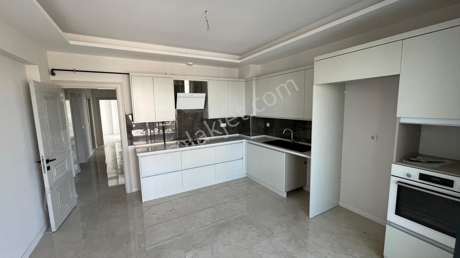 Zafer De Köşe Konumda 3+1 Manzaralı Otoparklı Sıfır Lüx Daire - Görsel 10