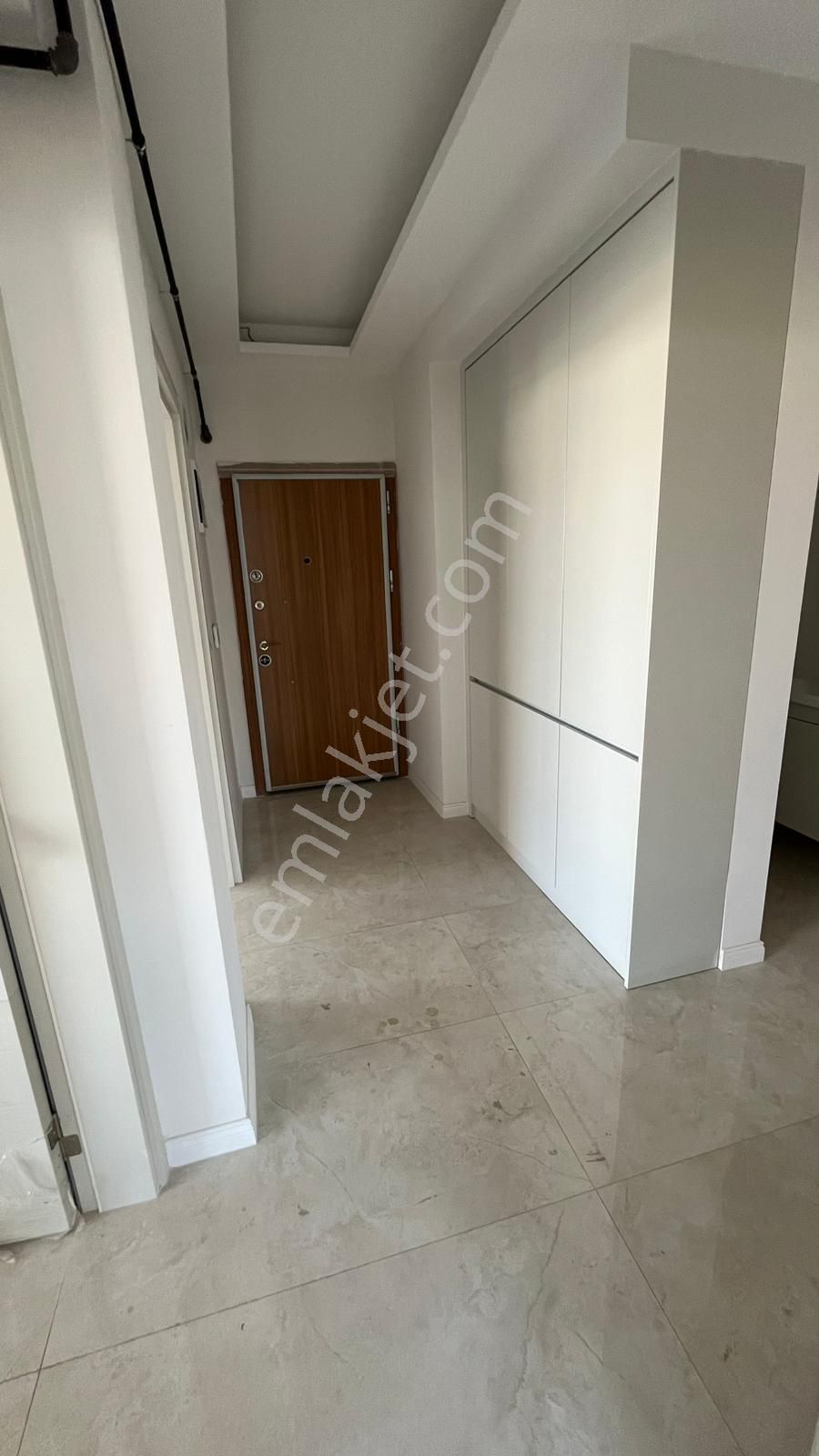 Zafer De Köşe Konumda 3+1 Manzaralı Otoparklı Sıfır Lüx Daire - Görsel 8