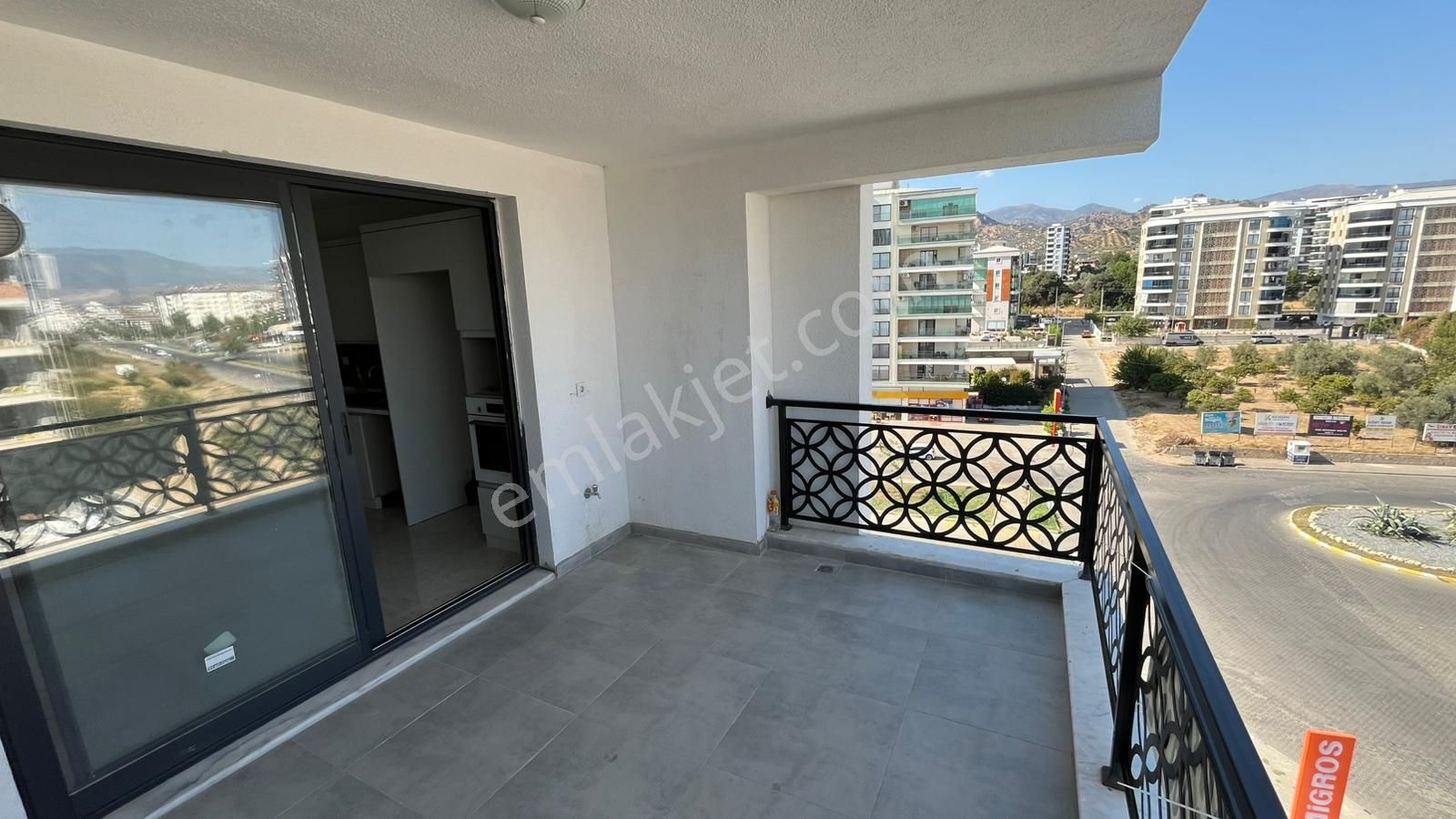 Zafer De Köşe Konumda 3+1 Manzaralı Otoparklı Sıfır Lüx Daire - Görsel 19