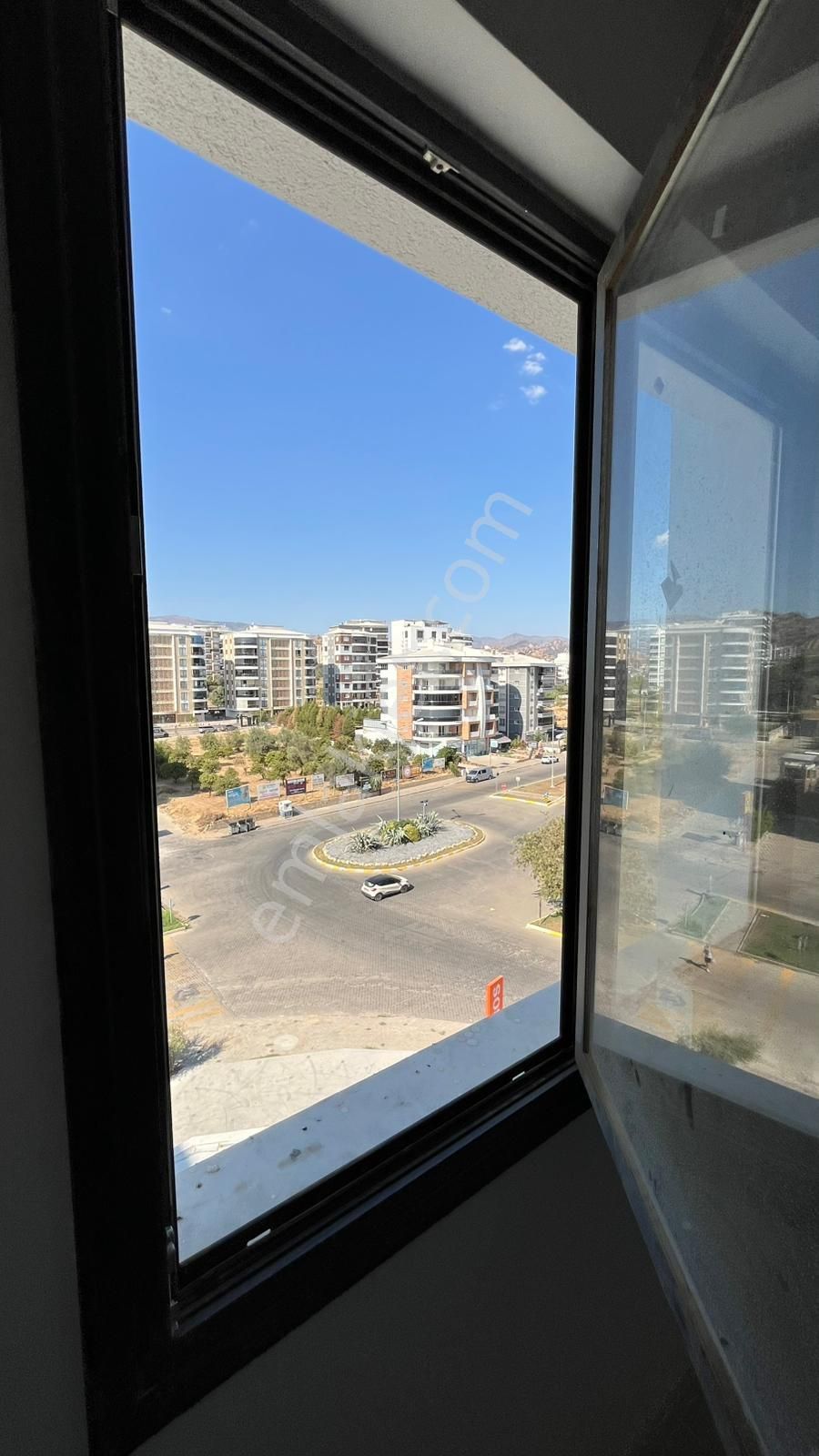 Zafer De Köşe Konumda 3+1 Manzaralı Otoparklı Sıfır Lüx Daire - Görsel 26