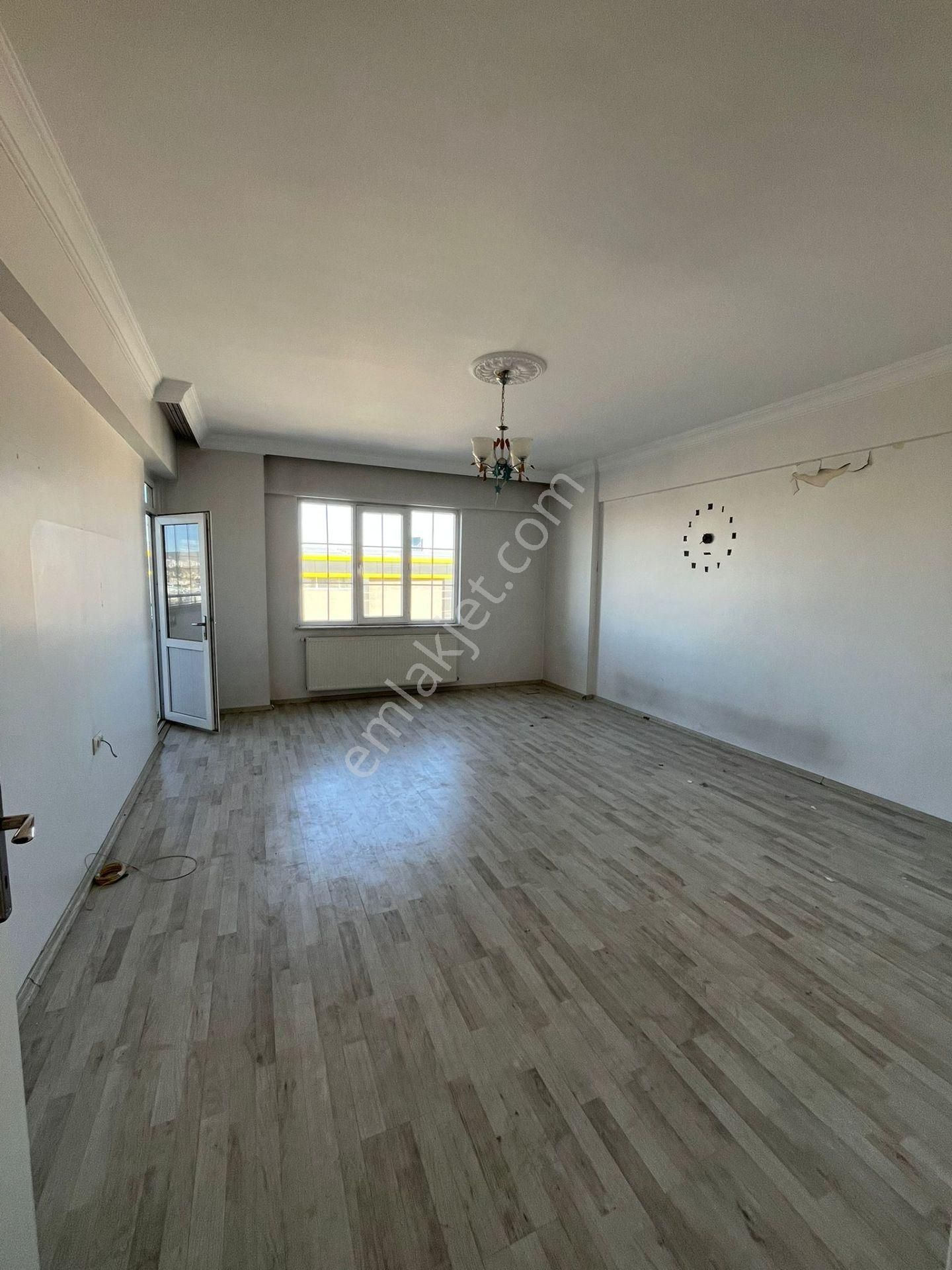 Mavi Emlak Tan Seyrantepede Migros Karşısı Satılık Lüks Satılık 3+1satılık Daire 3.100.000 - Görsel 14