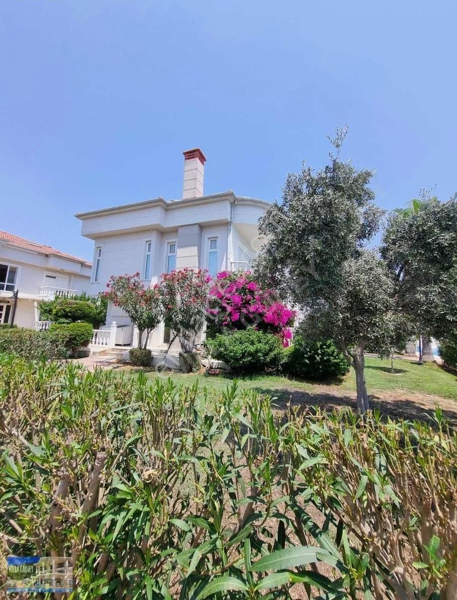 Belek'te 4+1 Lüx Havuzlu Satılık Villa