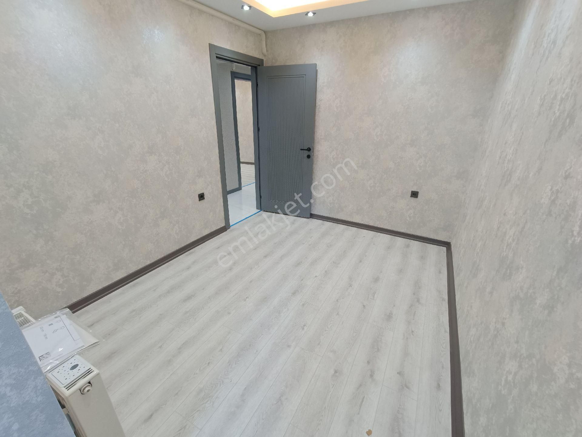 Haluk Varlı Parkı Yakını 3+1 Site İçerisinde Bakımlı Daire - Görsel 16