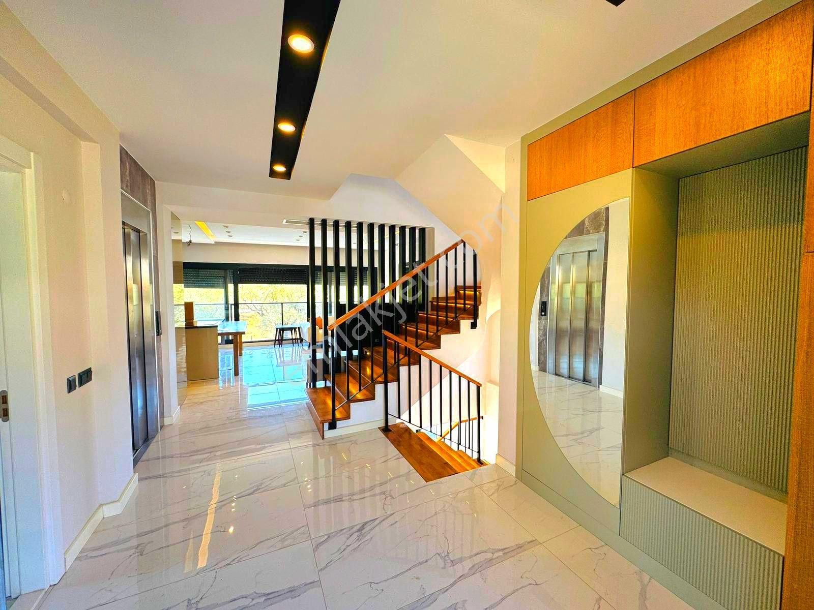 Davutlarda Özel Havuzlu Asansörlü Tek Müstakil 4+1 Bahçeli Villa - Görsel 28