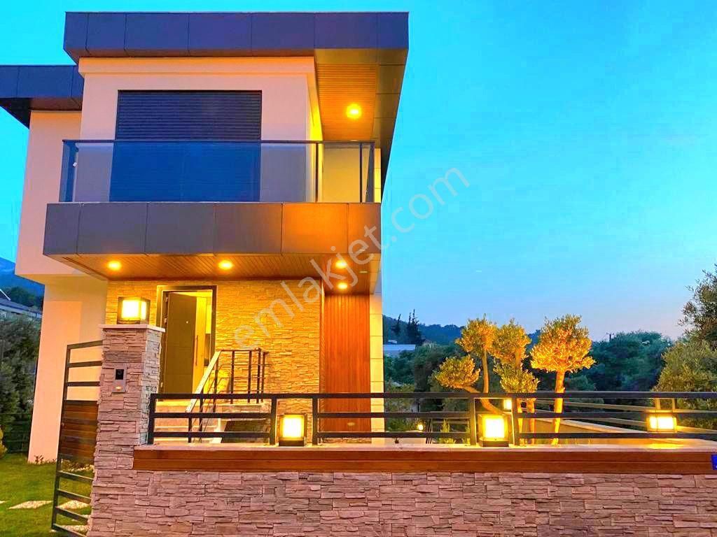 Davutlarda Özel Havuzlu Asansörlü Tek Müstakil 4+1 Bahçeli Villa - Görsel 2