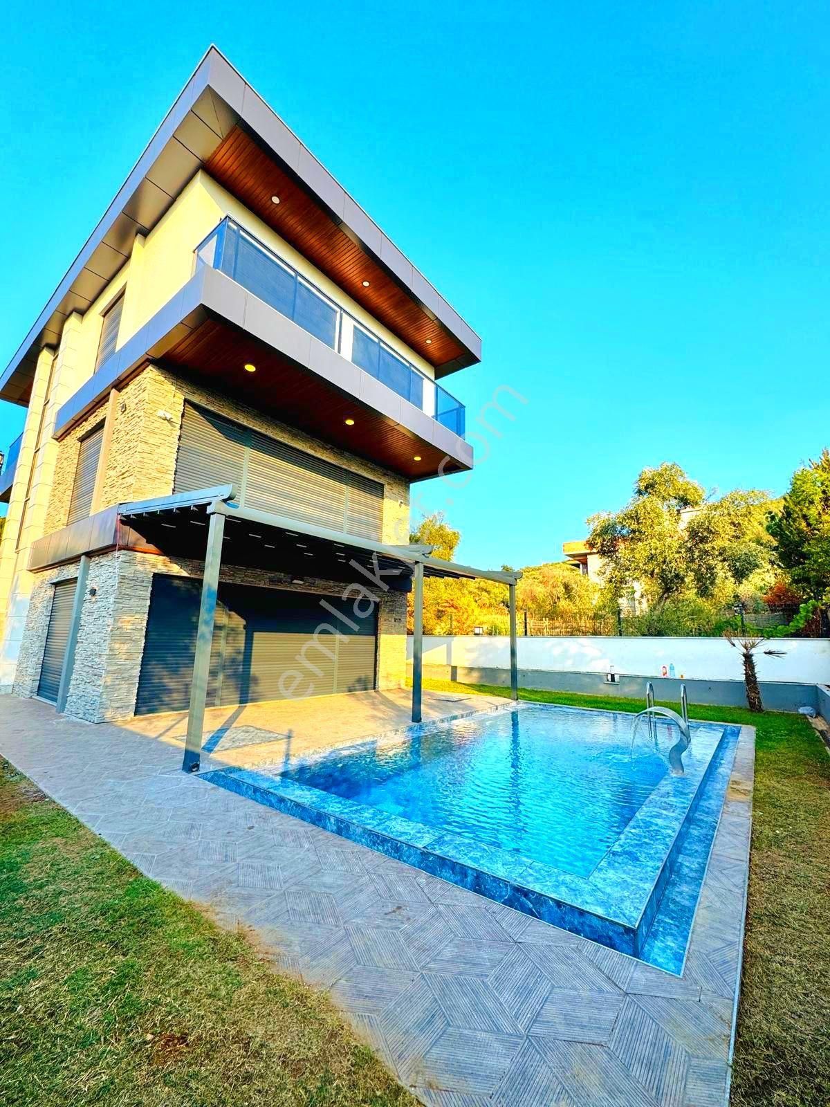 Davutlarda Özel Havuzlu Asansörlü Tek Müstakil 4+1 Bahçeli Villa - Görsel 9