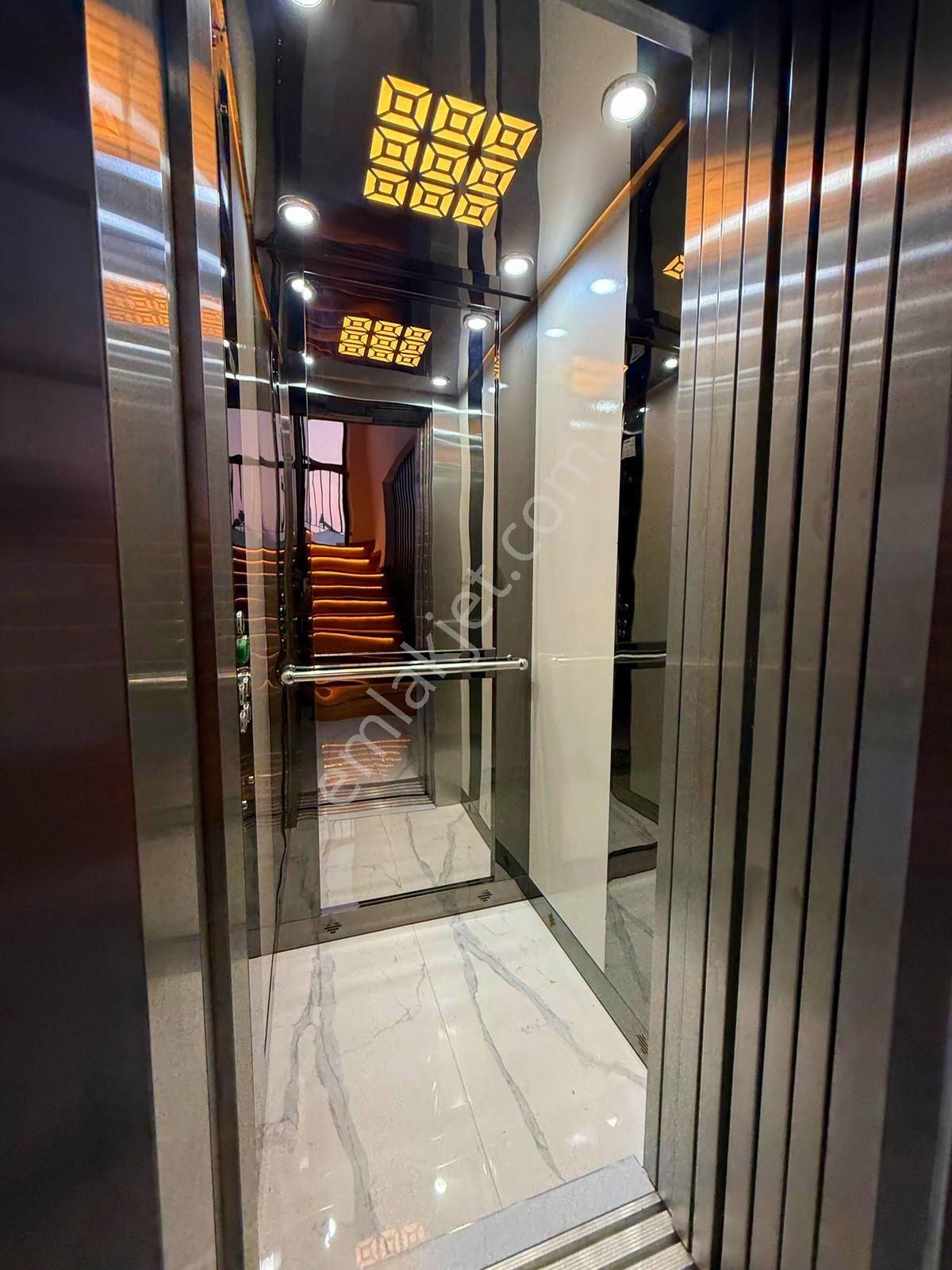 Davutlarda Özel Havuzlu Asansörlü Tek Müstakil 4+1 Bahçeli Villa - Görsel 35