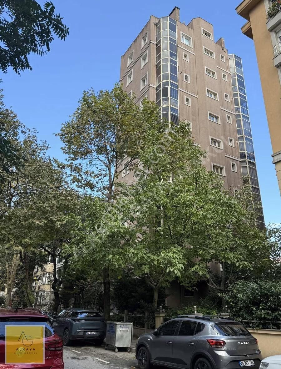 Alkaya'dan Suadiye'de Satılık 3+2 Dubleks Daire Full Yenilenmiş