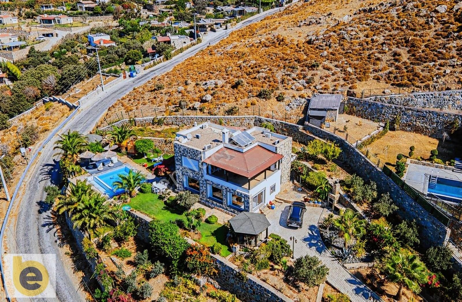 Gümüşlük'te 1.600 M2 Arsa İçinde Özel Havuzlu Satılık Taş Villa