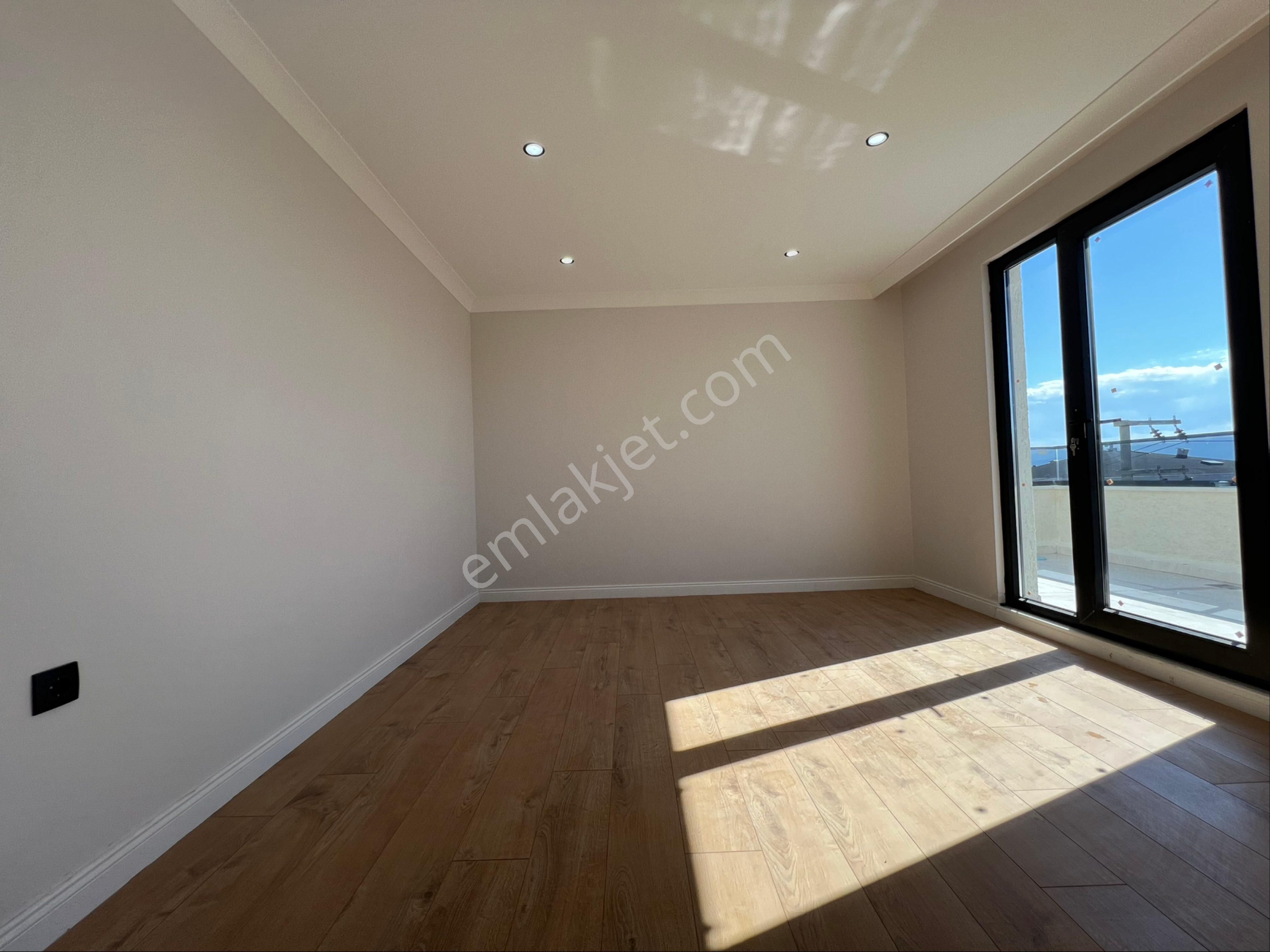 Vizyon Emlak'tan Bağlarbaşı Mahallesinde Full Deniz Manzaralı Sıfır Lüx 4+1 Dublex - Görsel 9