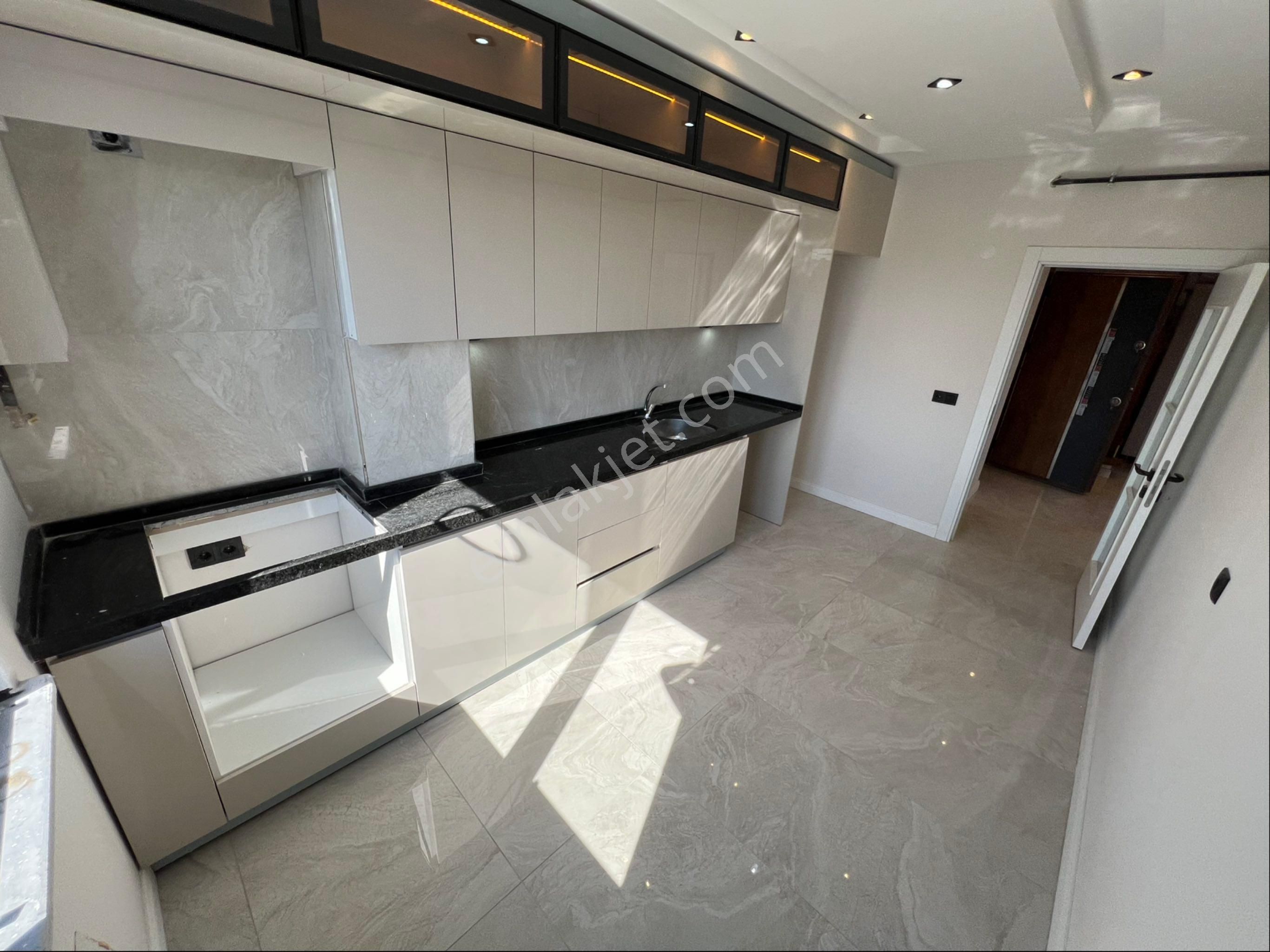 Vizyon Emlak'tan Bağlarbaşı Mahallesinde Full Deniz Manzaralı Sıfır Lüx 4+1 Dublex - Görsel 14