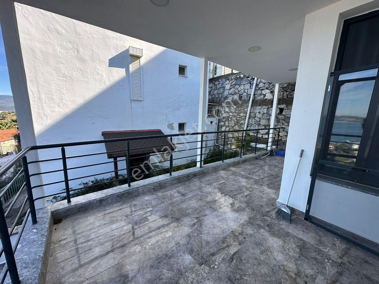 Bakımlı Panoramik Deniz Manzaralı Eşyalı Satılık Müstakil Ev - Görsel 7