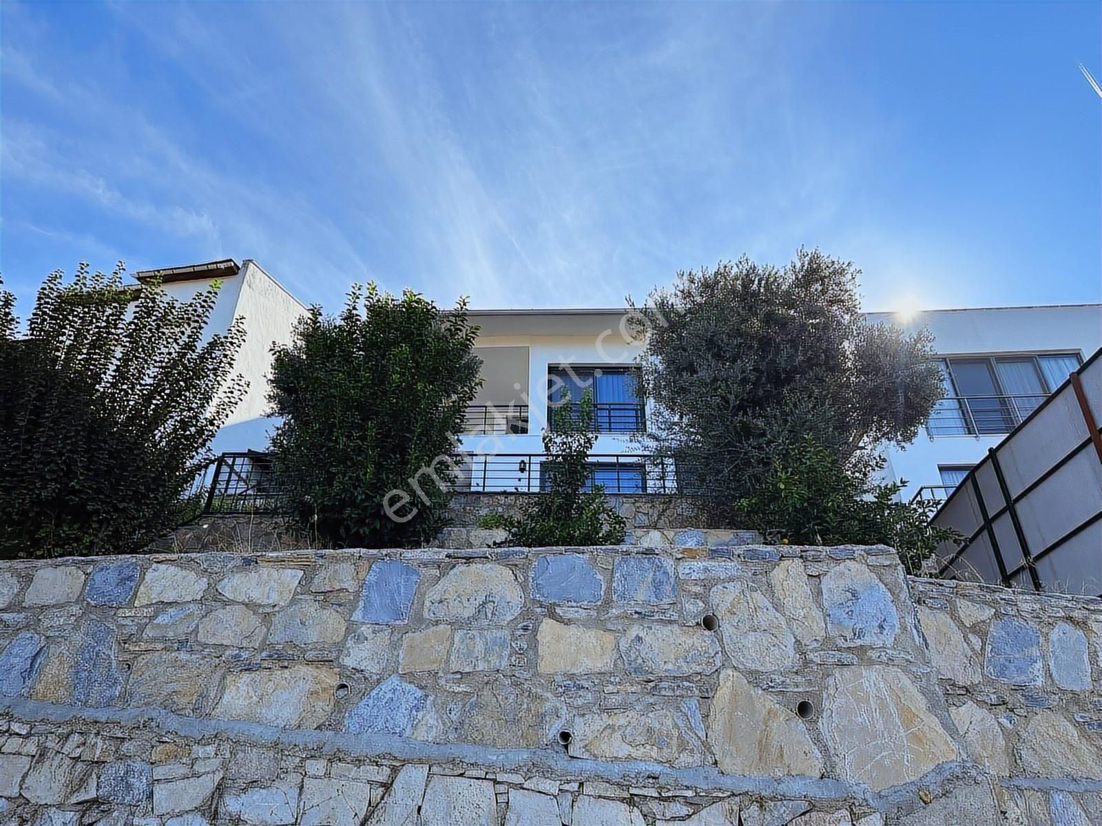 Bakımlı Panoramik Deniz Manzaralı Eşyalı Satılık Müstakil Ev - Görsel 15