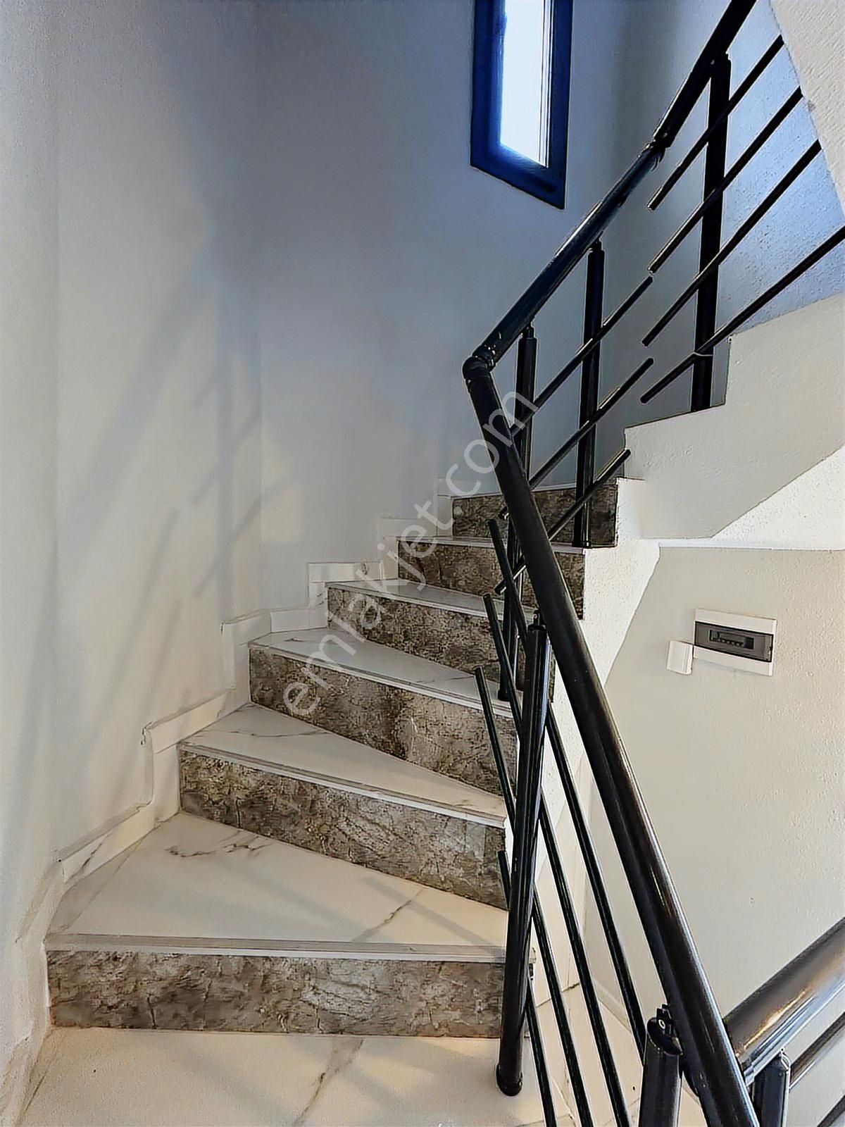 Bakımlı Panoramik Deniz Manzaralı Eşyalı Satılık Müstakil Ev - Görsel 6