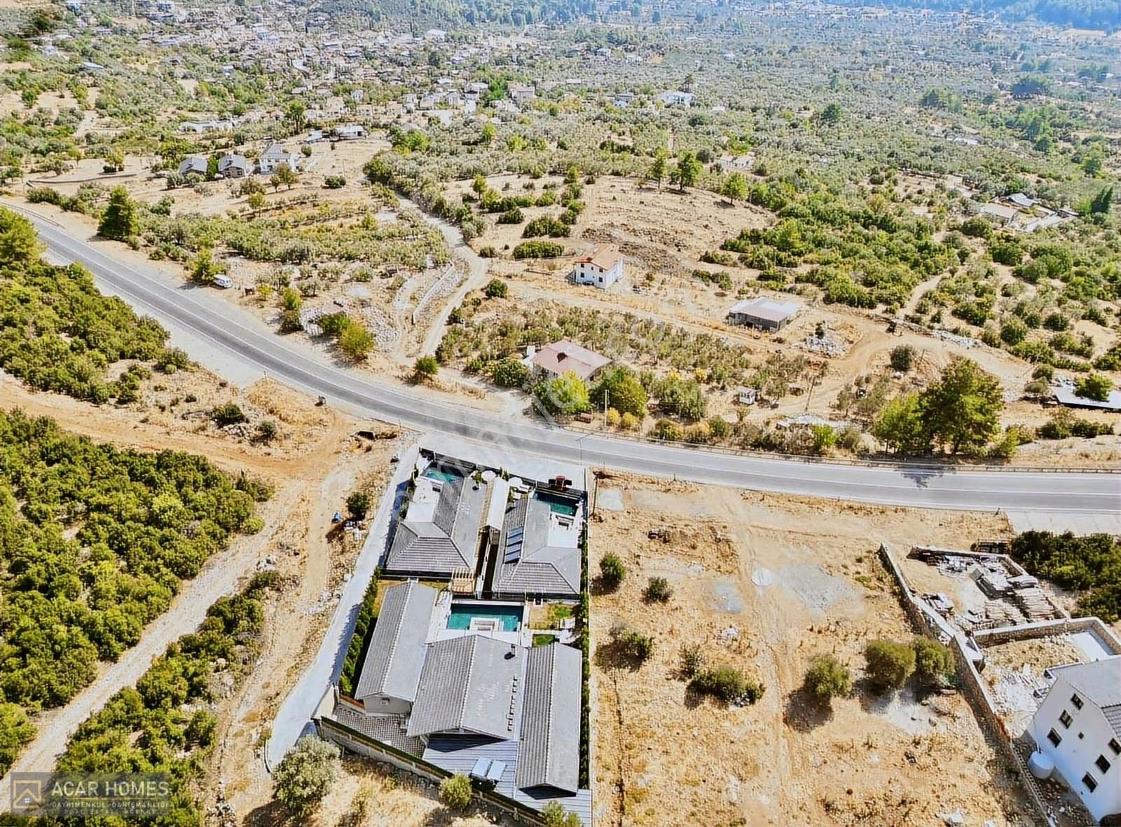 İncirköy 1331m2 Arazi İçinde 3 Tane Müstakil Modern Villa