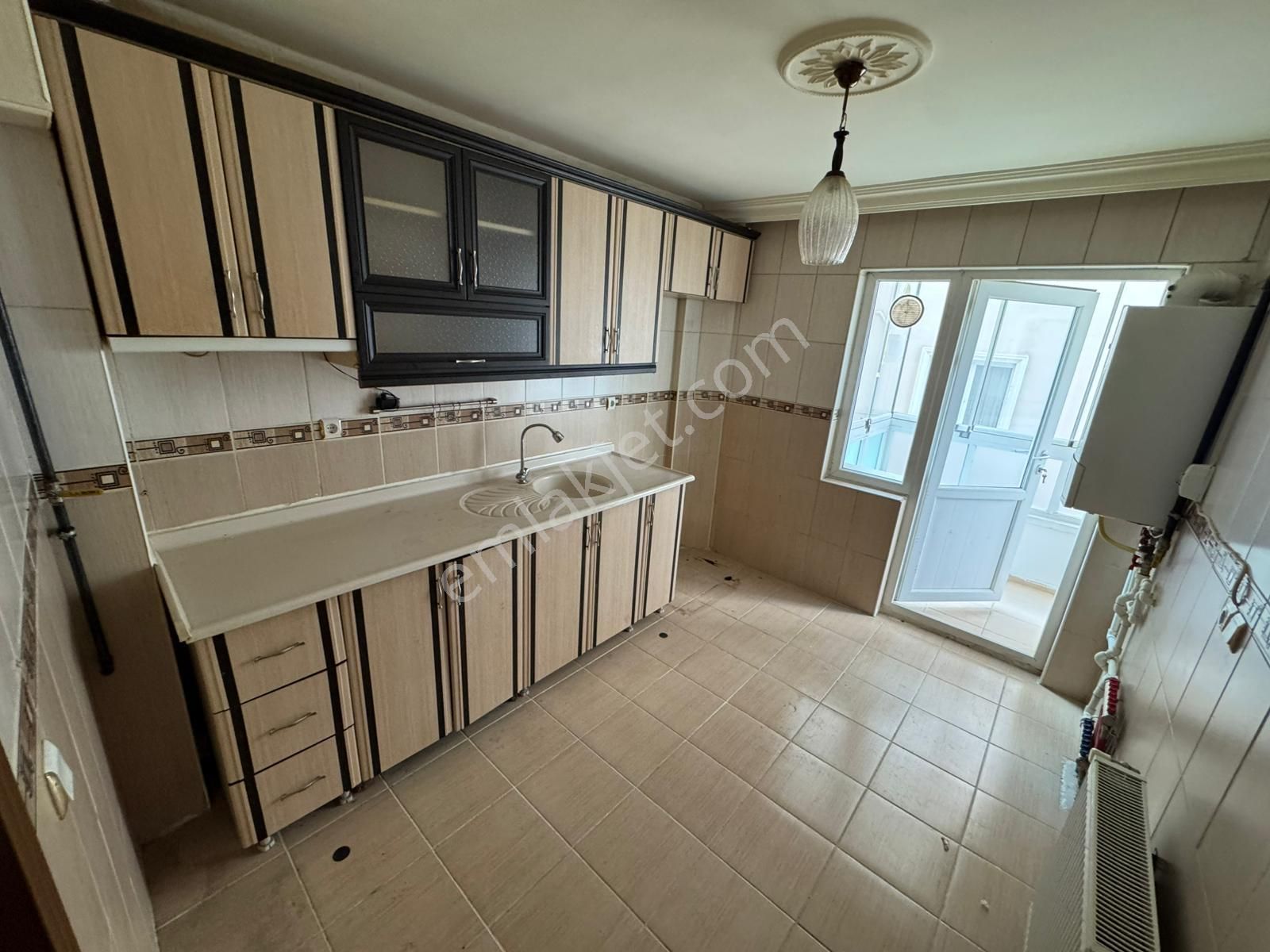 Selçuklu Mh 3+1 1. Katta Merkerzi Konumda Çift Balkonlu Daire - Görsel 6